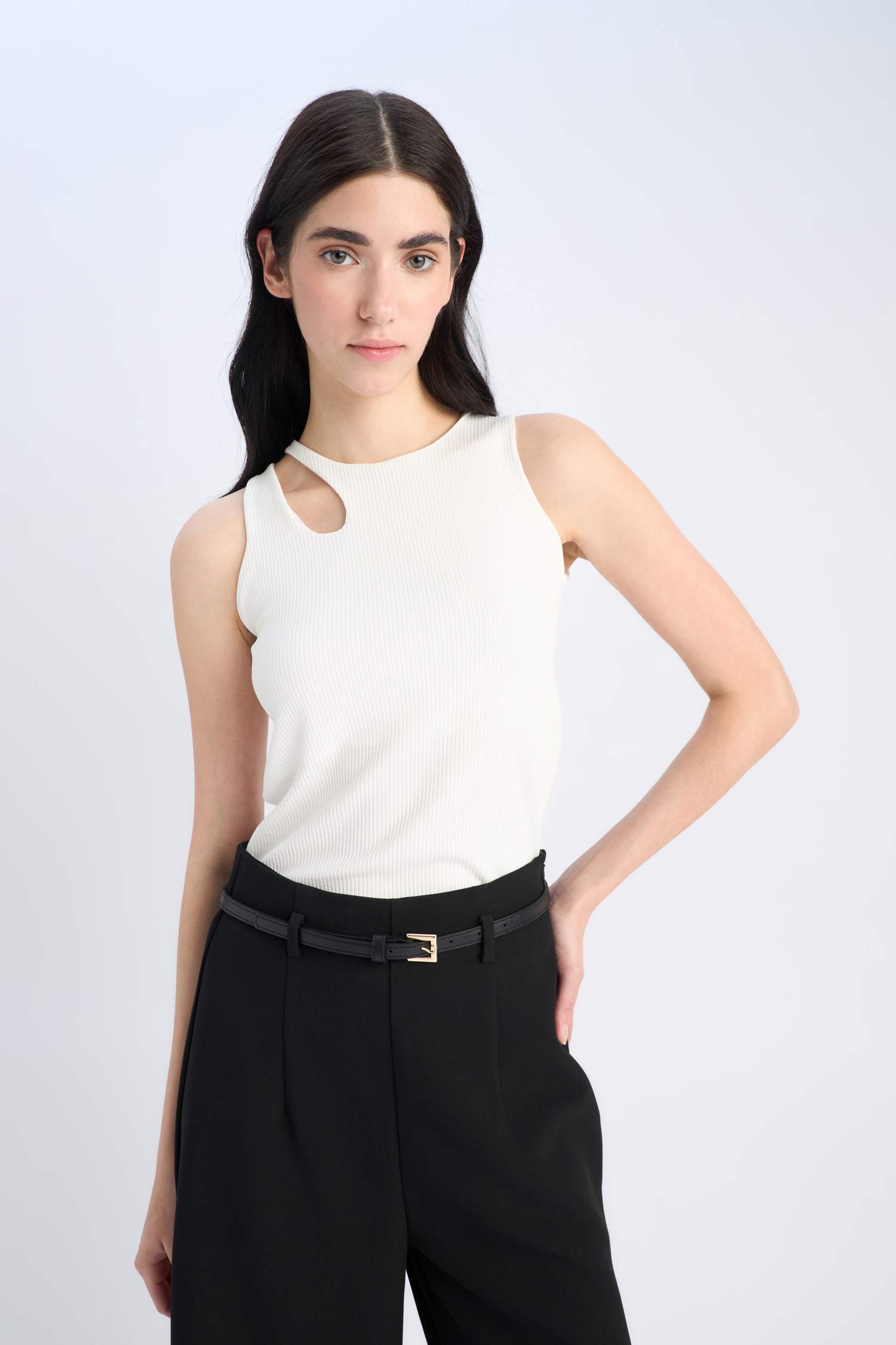 Slim Fit Dar Kesim Bisiklet Yaka Fitilli Kaşkorse Atlet