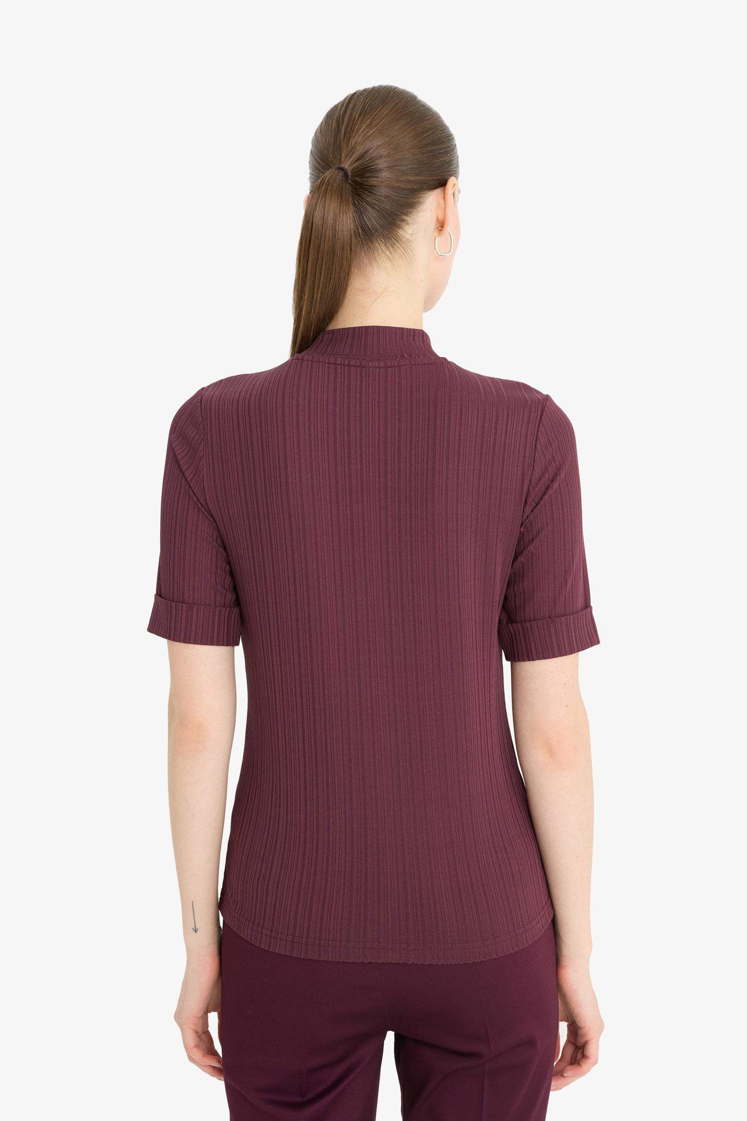 Woman Short Sleeve T-Shirt