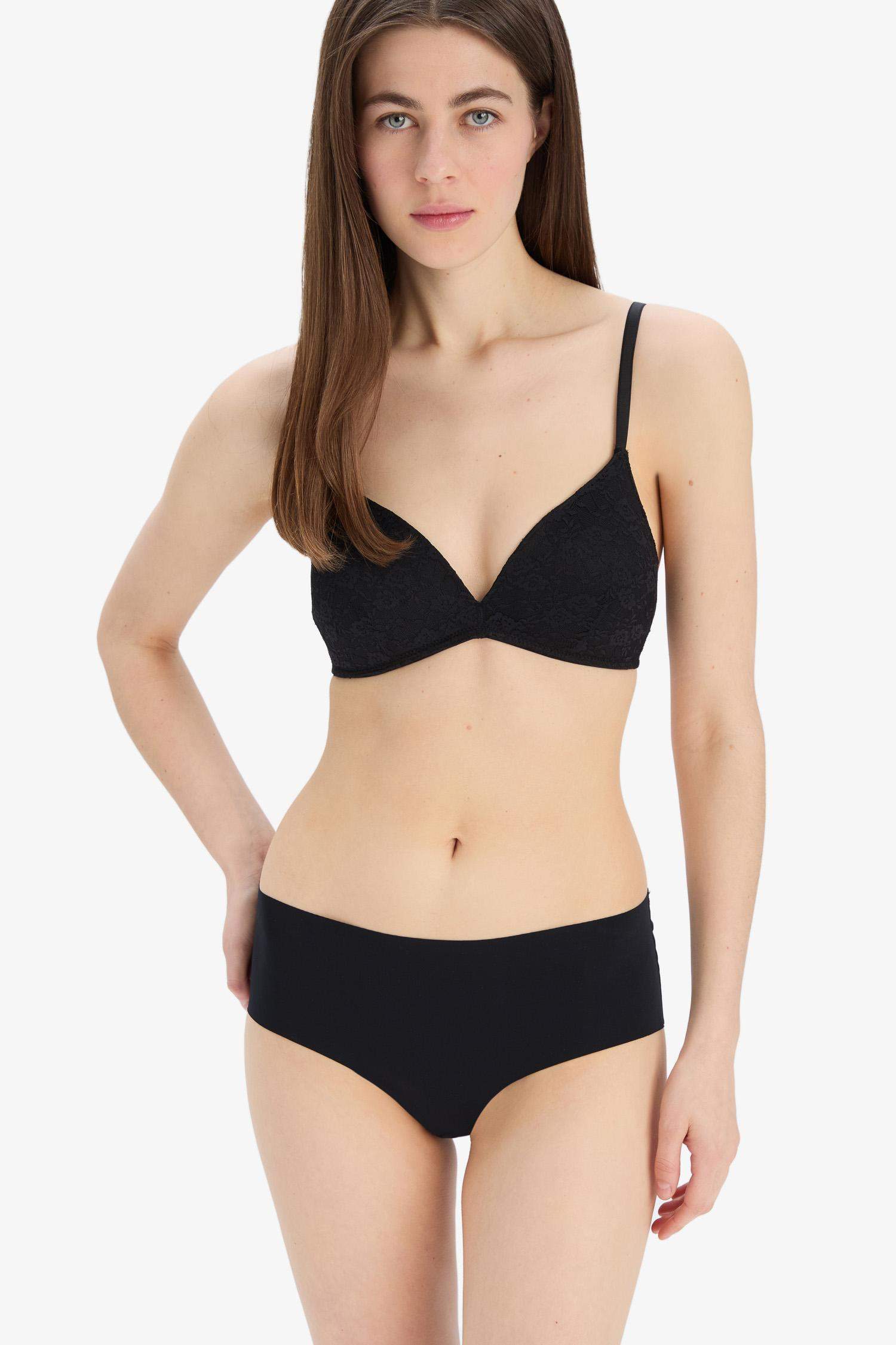 حمالة الصدر بالدانتيل