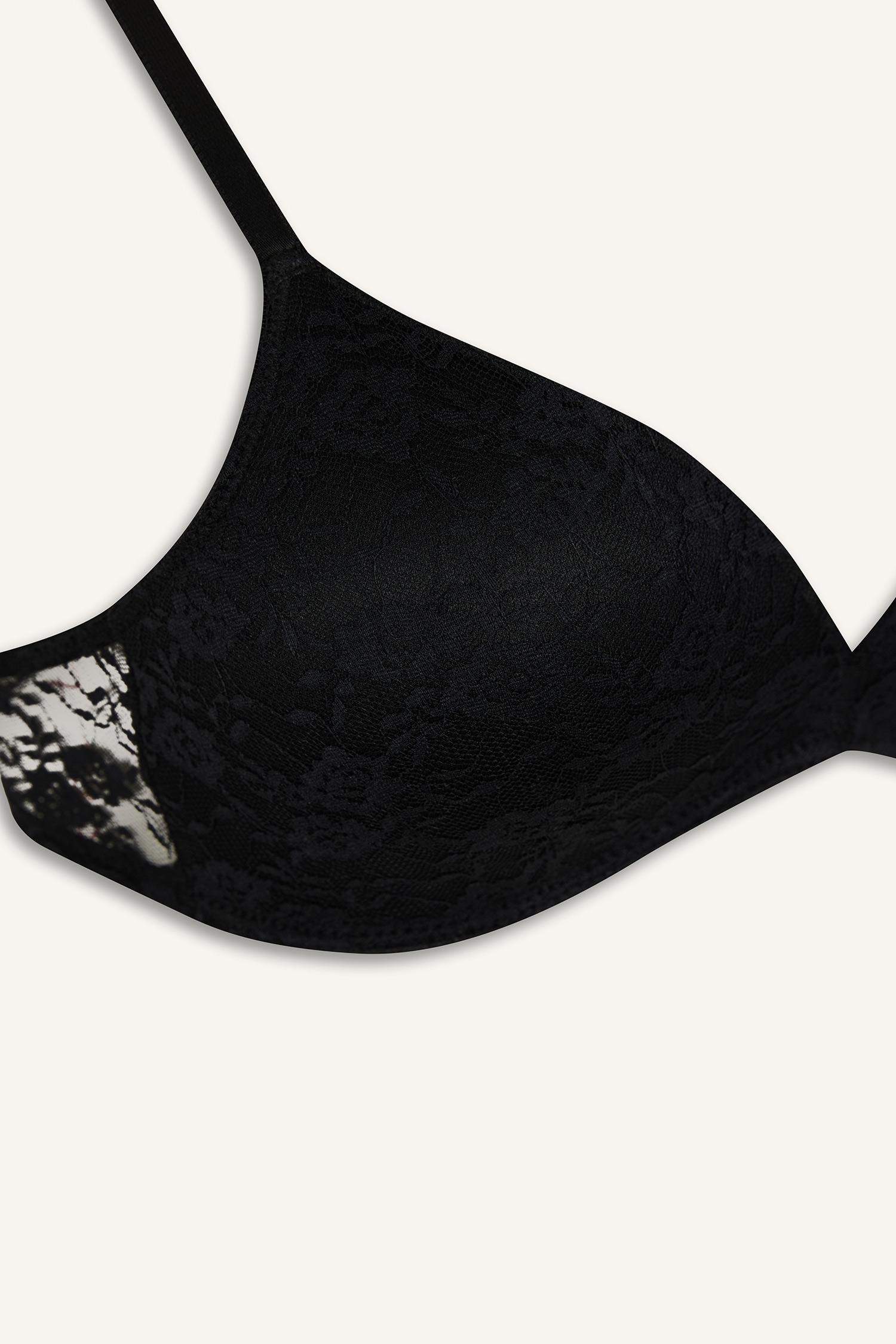 حمالة الصدر بالدانتيل