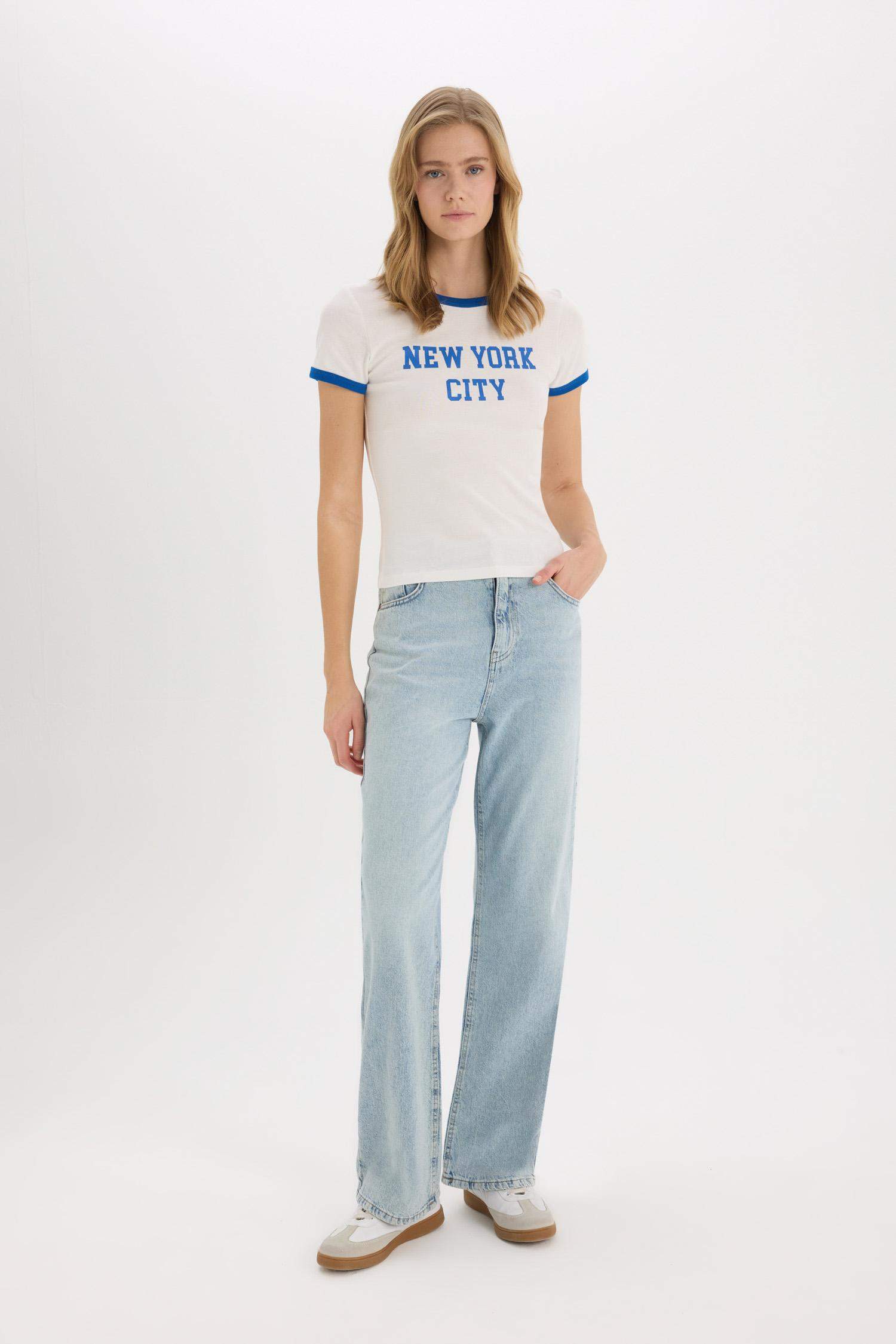 تيشيرت نص ردن ريبانا قصة عادية