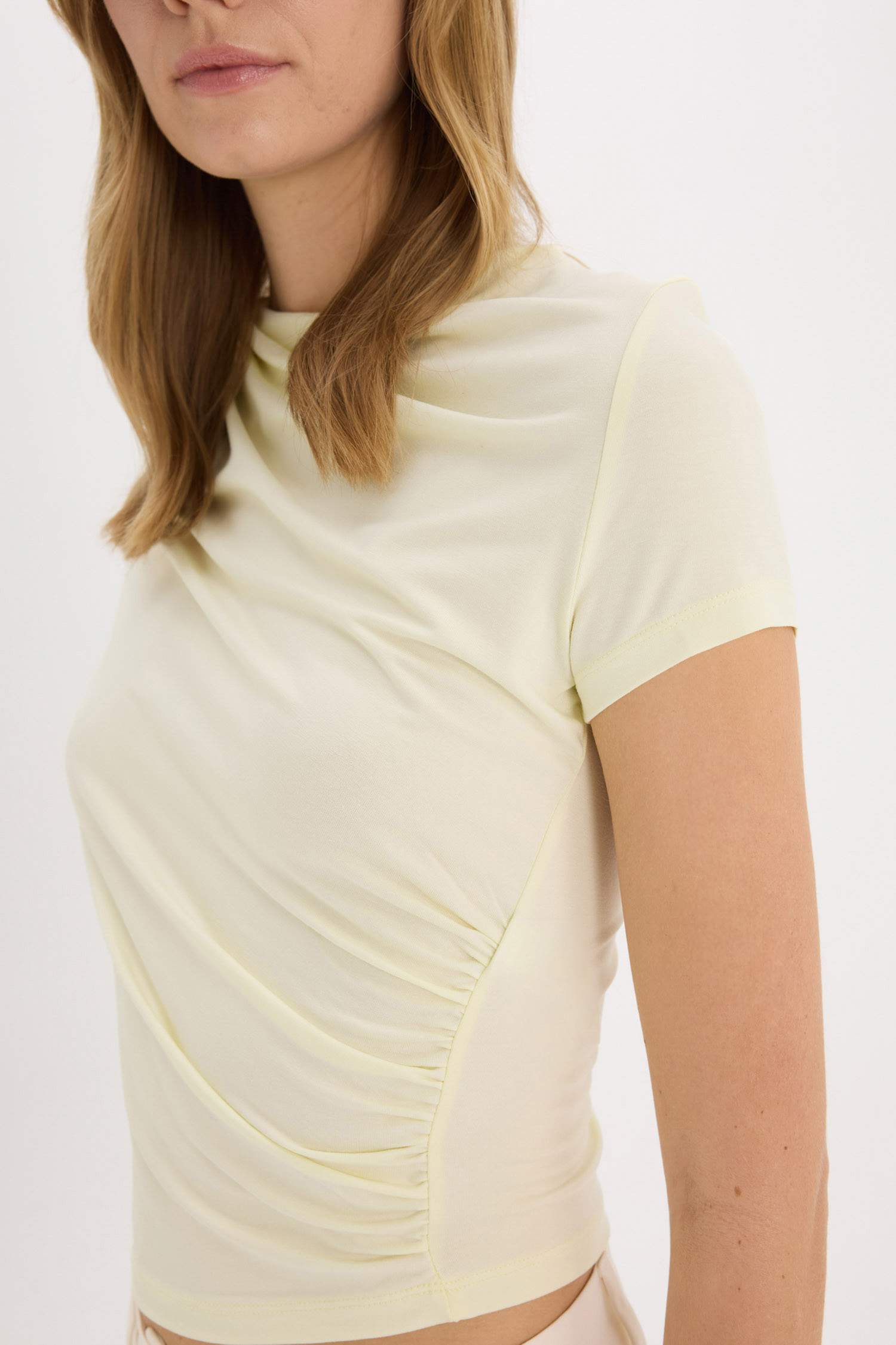 Slim Fit Dar Kesim Kayık Yaka Soft Touch Kısa Kollu Tişört