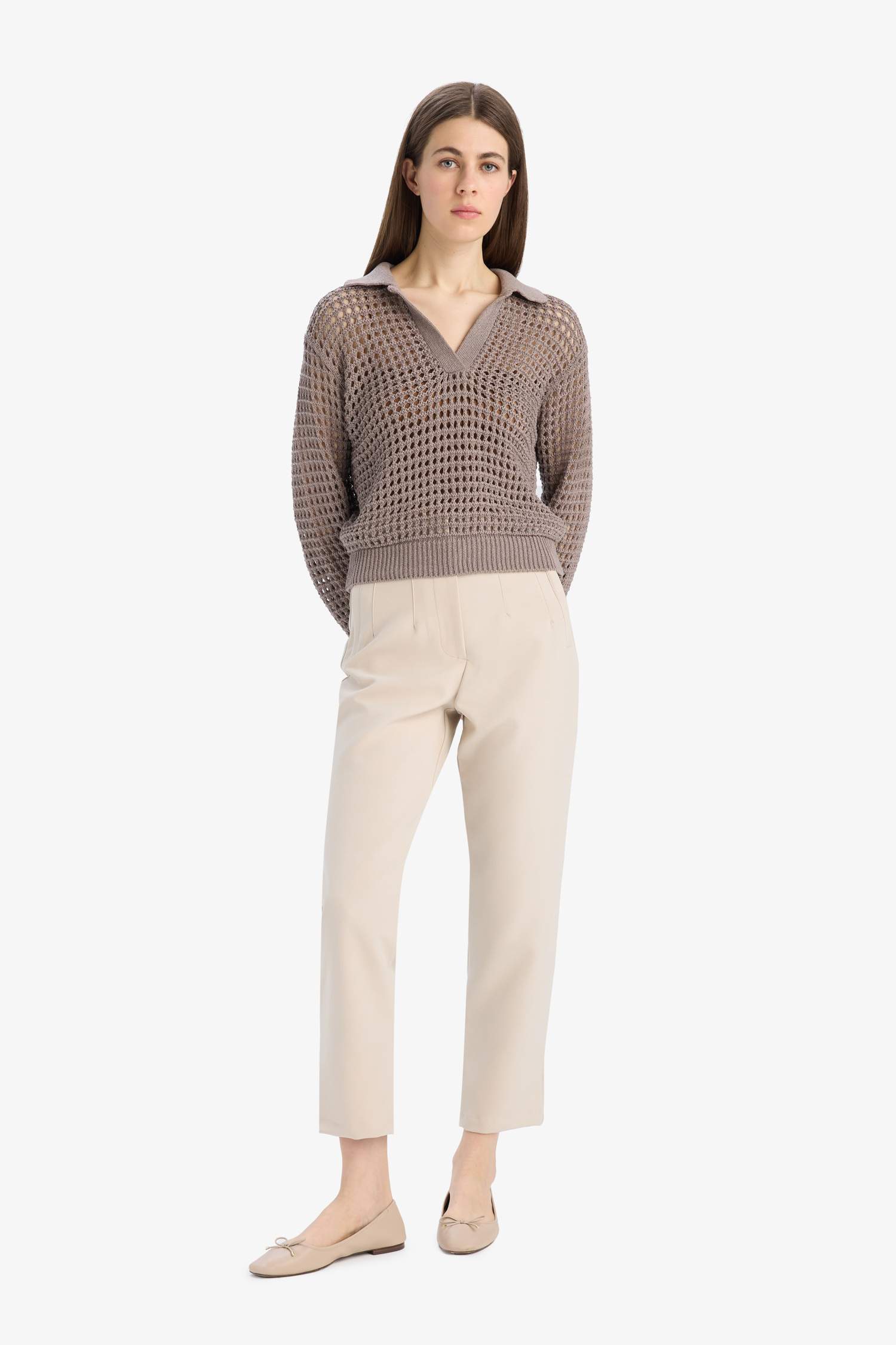 Трикотажный свитер-поло свободного кроя с ажурным узором