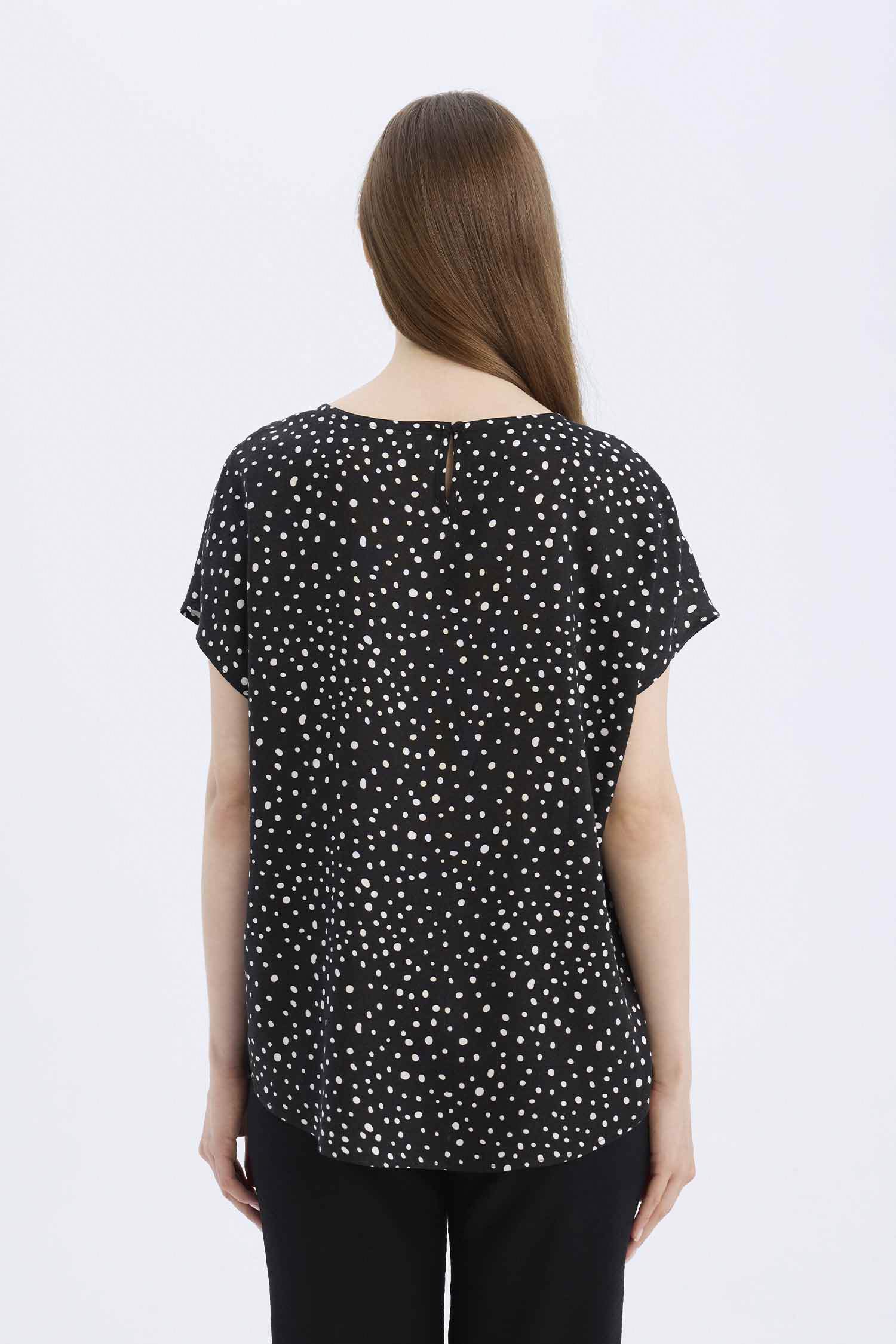 Regular Fit Puantiyeli Bisiklet Yaka Kısa Kollu Bluz