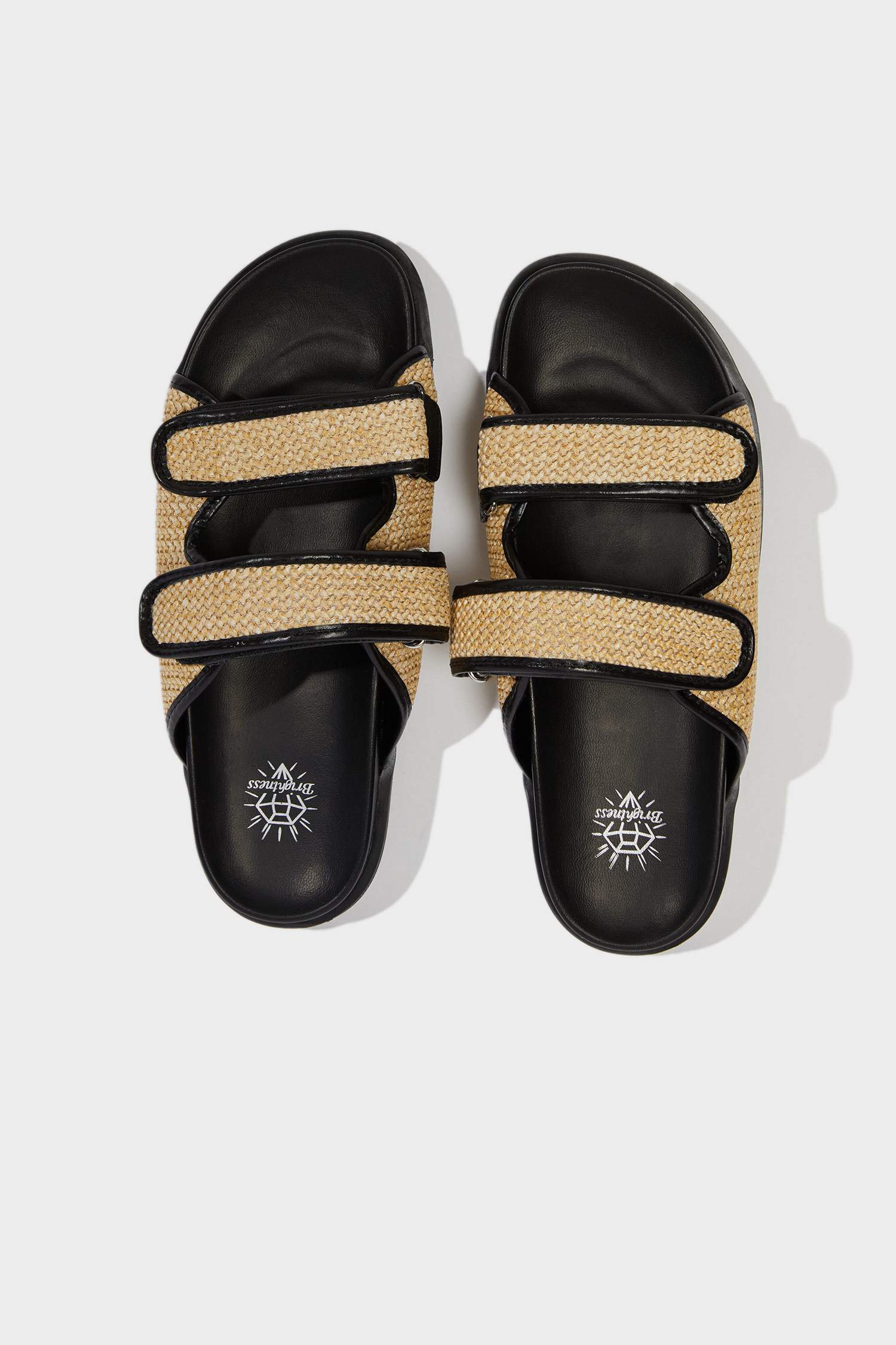 شبشب قش نسائي بكعب مسطح بشريط مزدوج