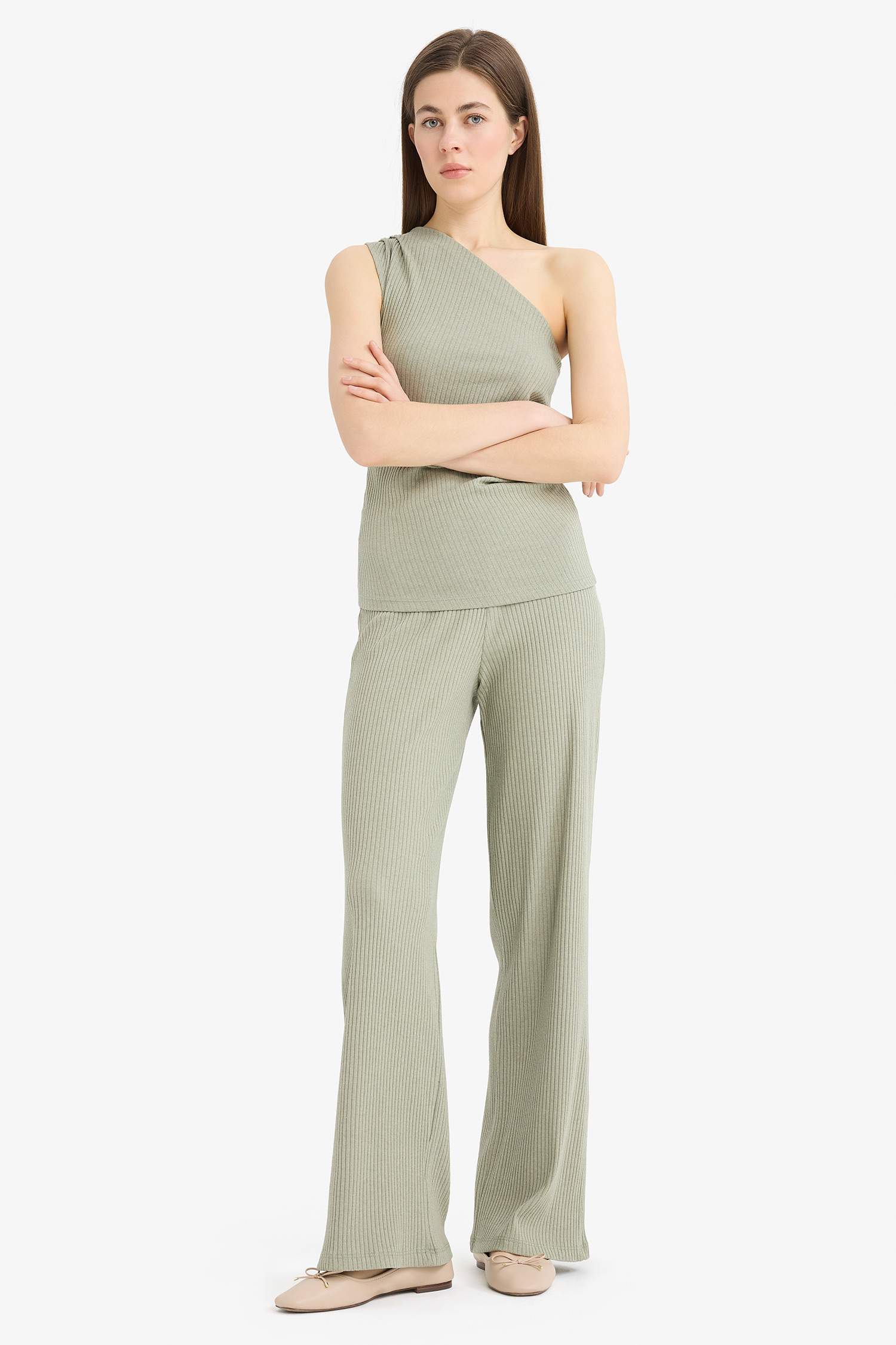 بنطلون مضلع وايد ليج برجل واسع