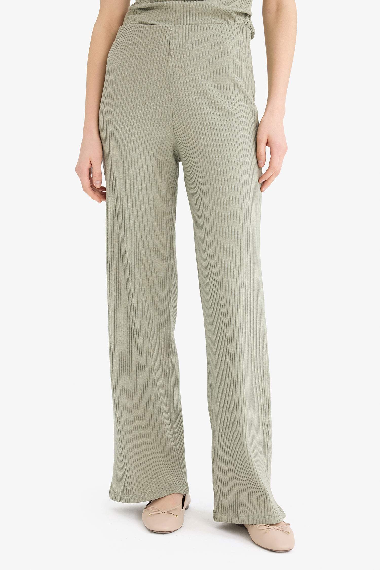 بنطلون مضلع وايد ليج برجل واسع