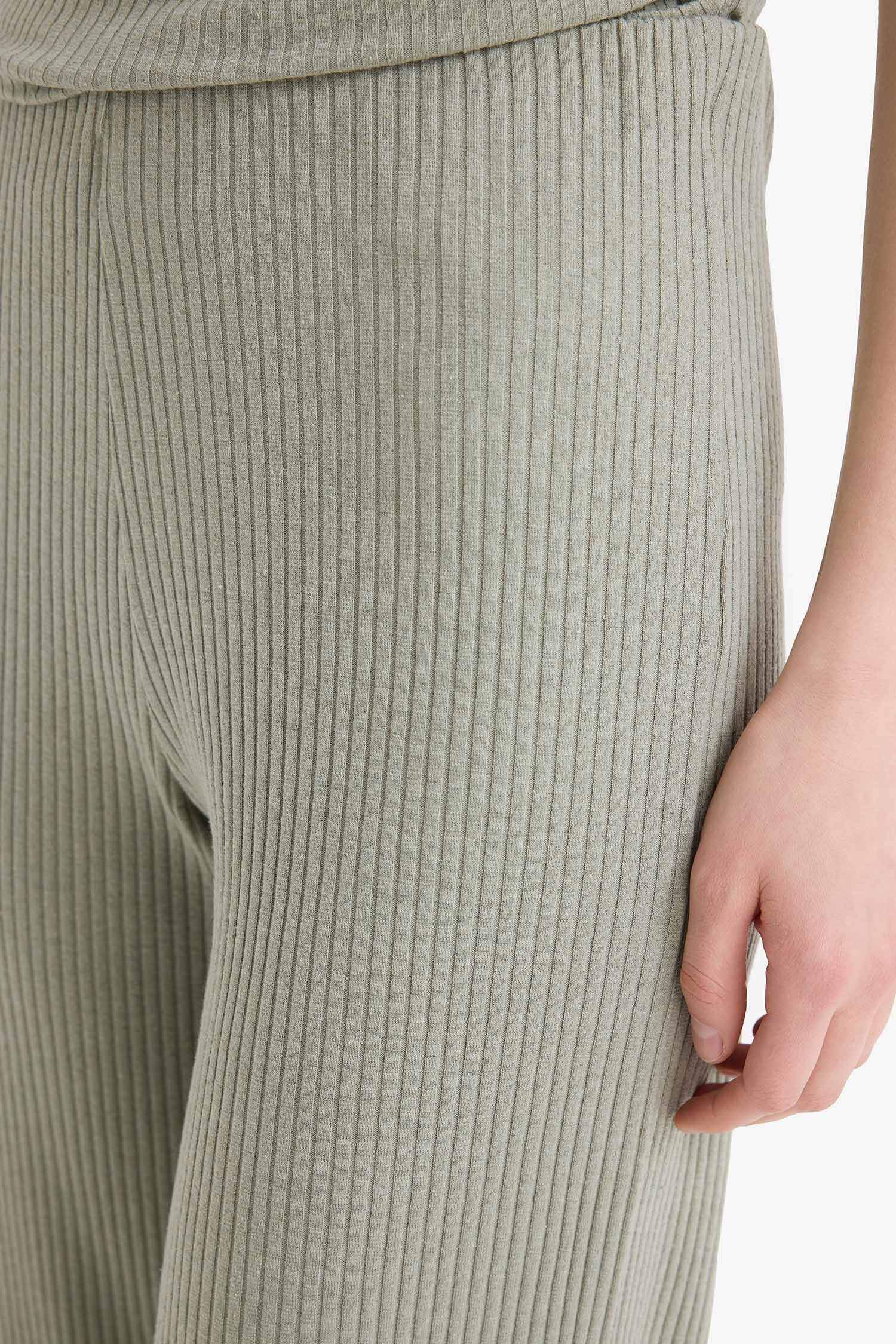 بنطلون مضلع وايد ليج برجل واسع