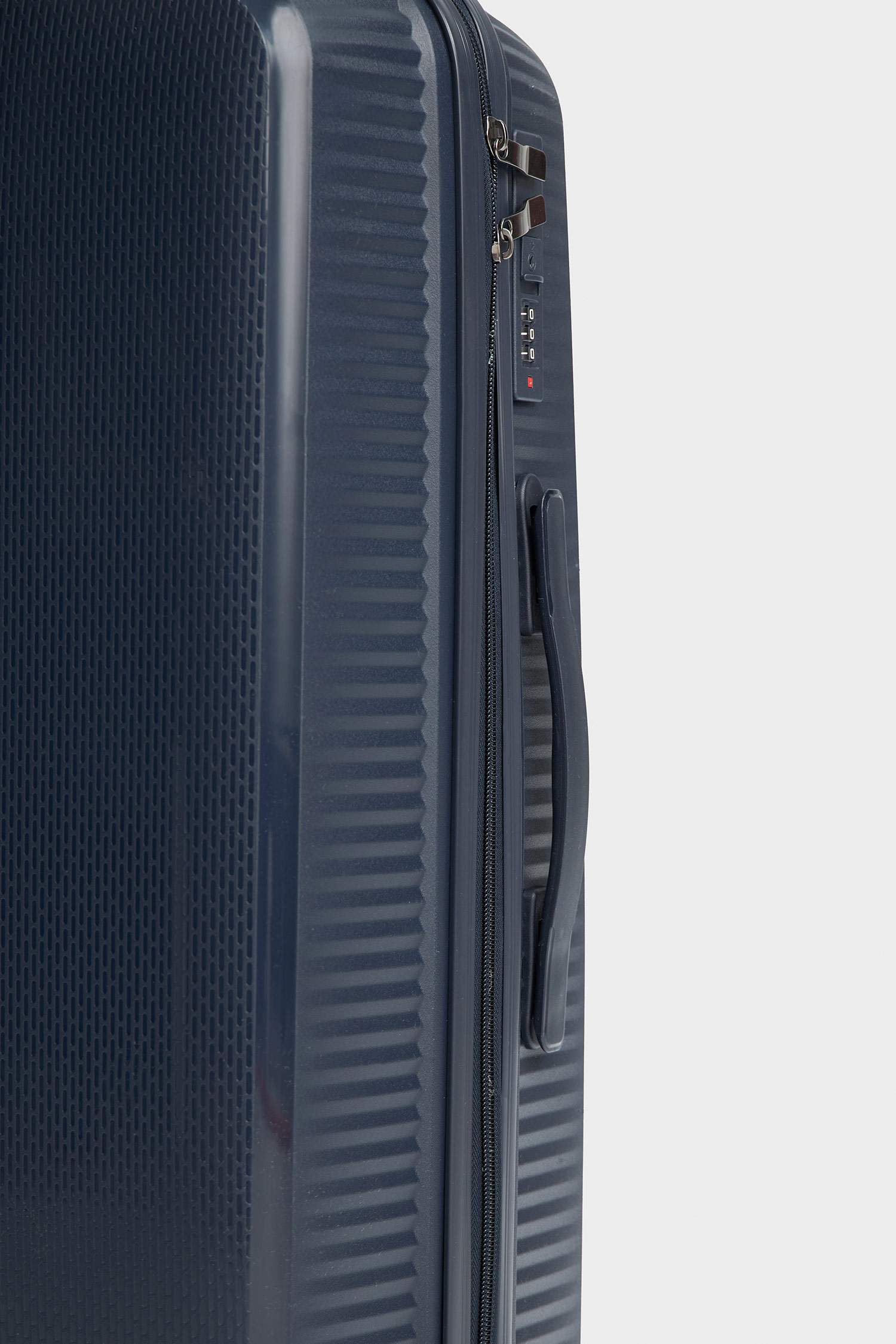 Unisex Sert Kapaklı Çekçekli Büyük Boy Valiz