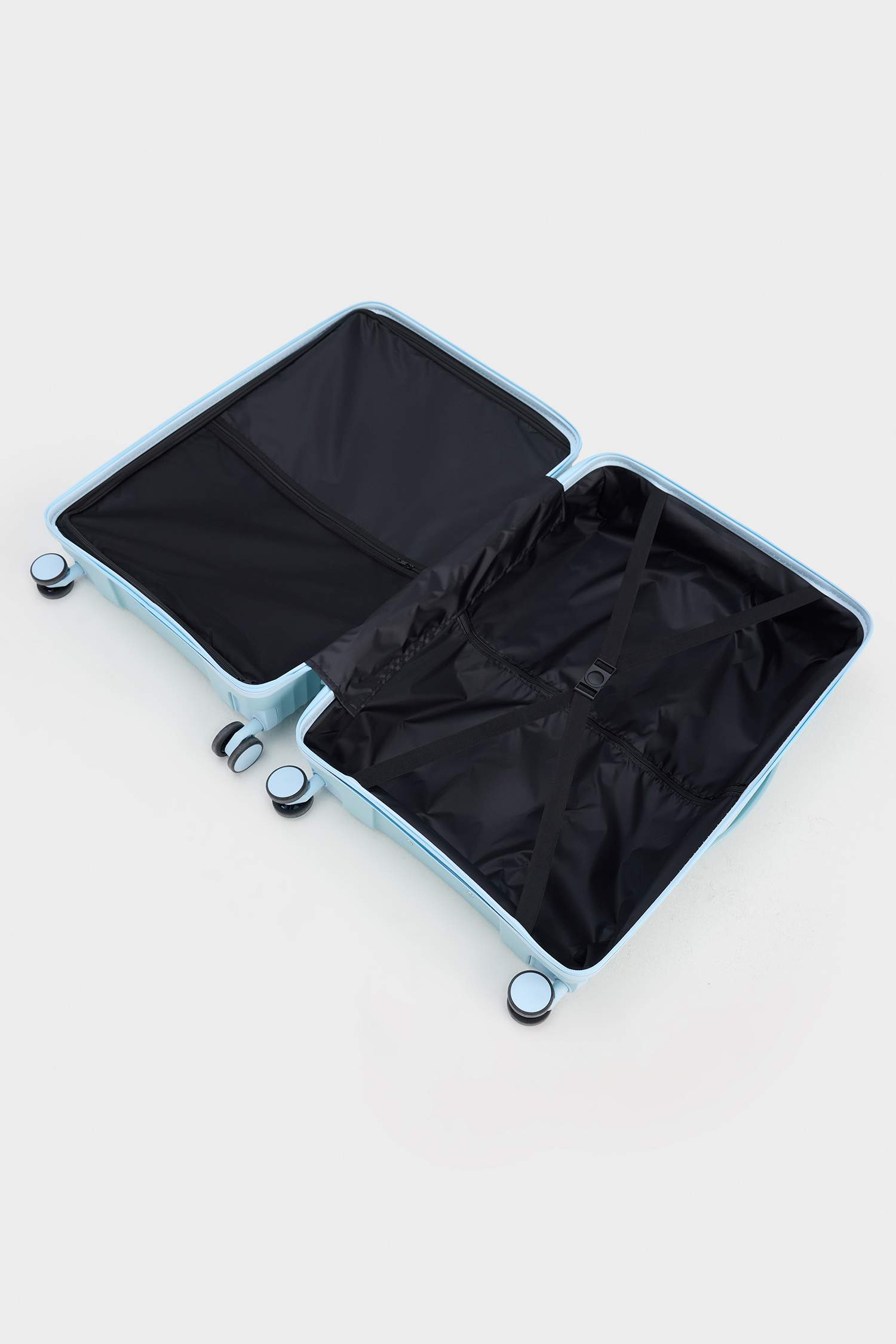 Unisex Sert Kapaklı Çekçekli Orta Boy Valiz