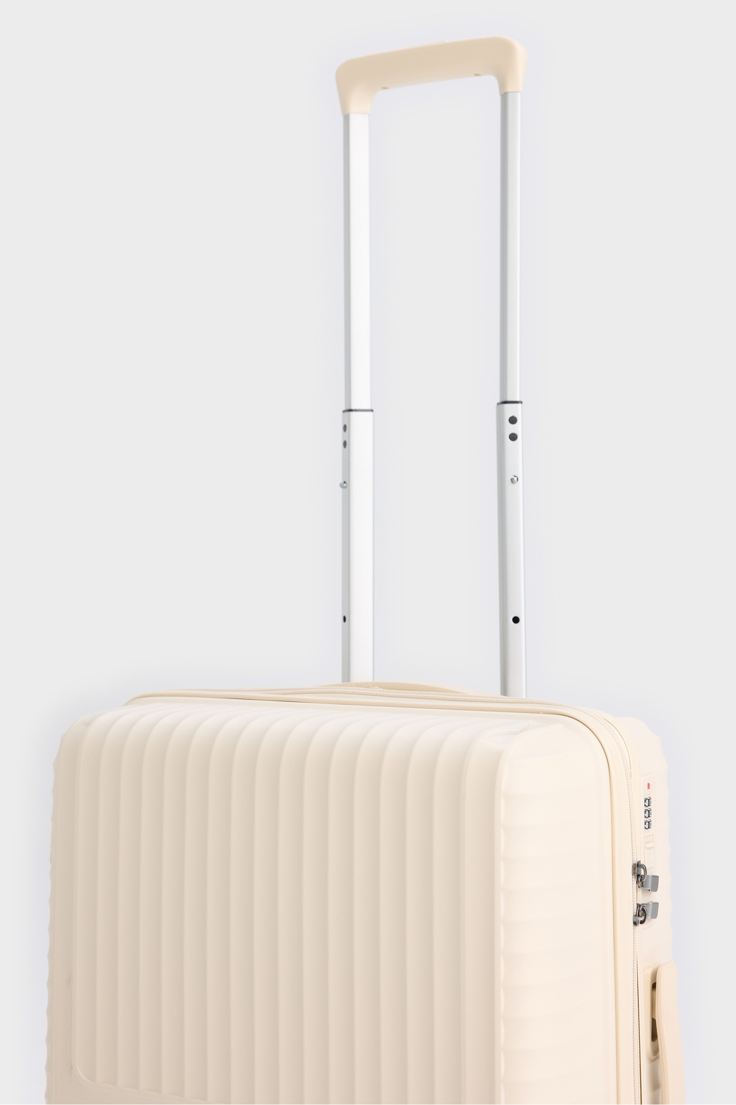 جنطة سفر للجنسين حجم كبير بغطاء صلب وعجلات