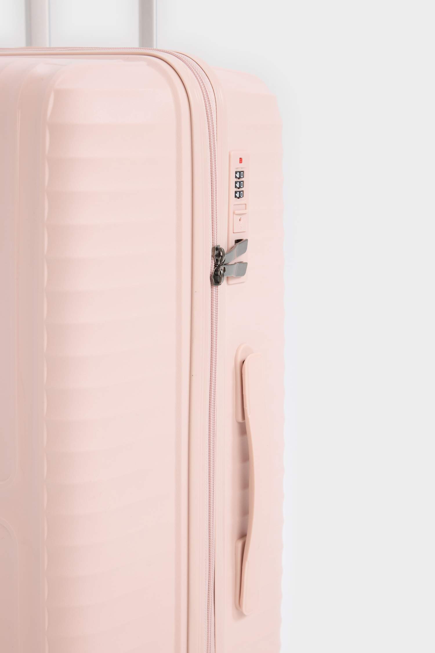 Kadın Sert Kapaklı Çekçekli Orta Boy  Valiz