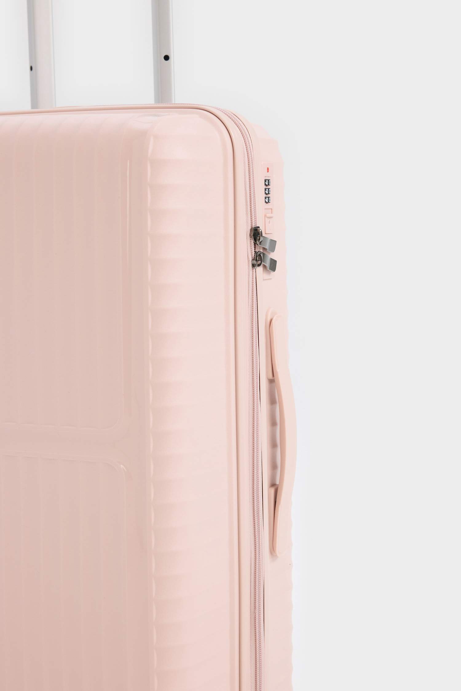 Kadın Sert Kapaklı Çekçekli Küçük Boy  Valiz