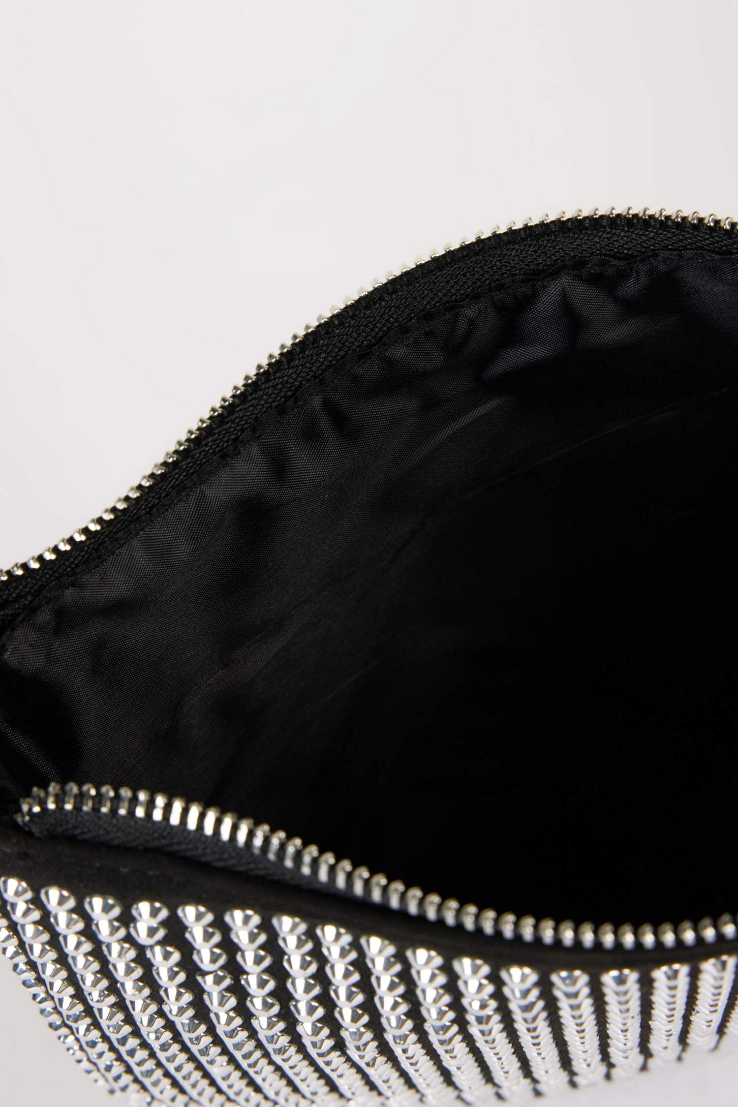 جنطة يد نسائي