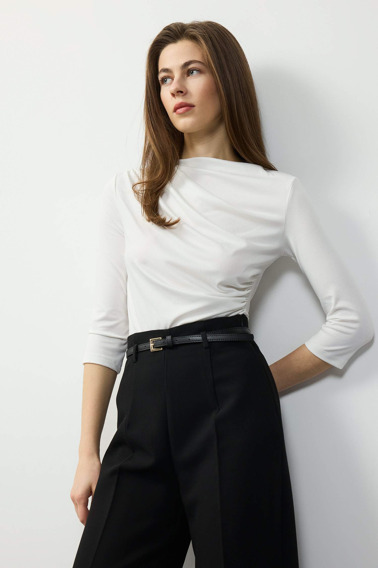 Regular Fit Degaje Yaka Basic Düz Krep Yarım Kollu Tişört