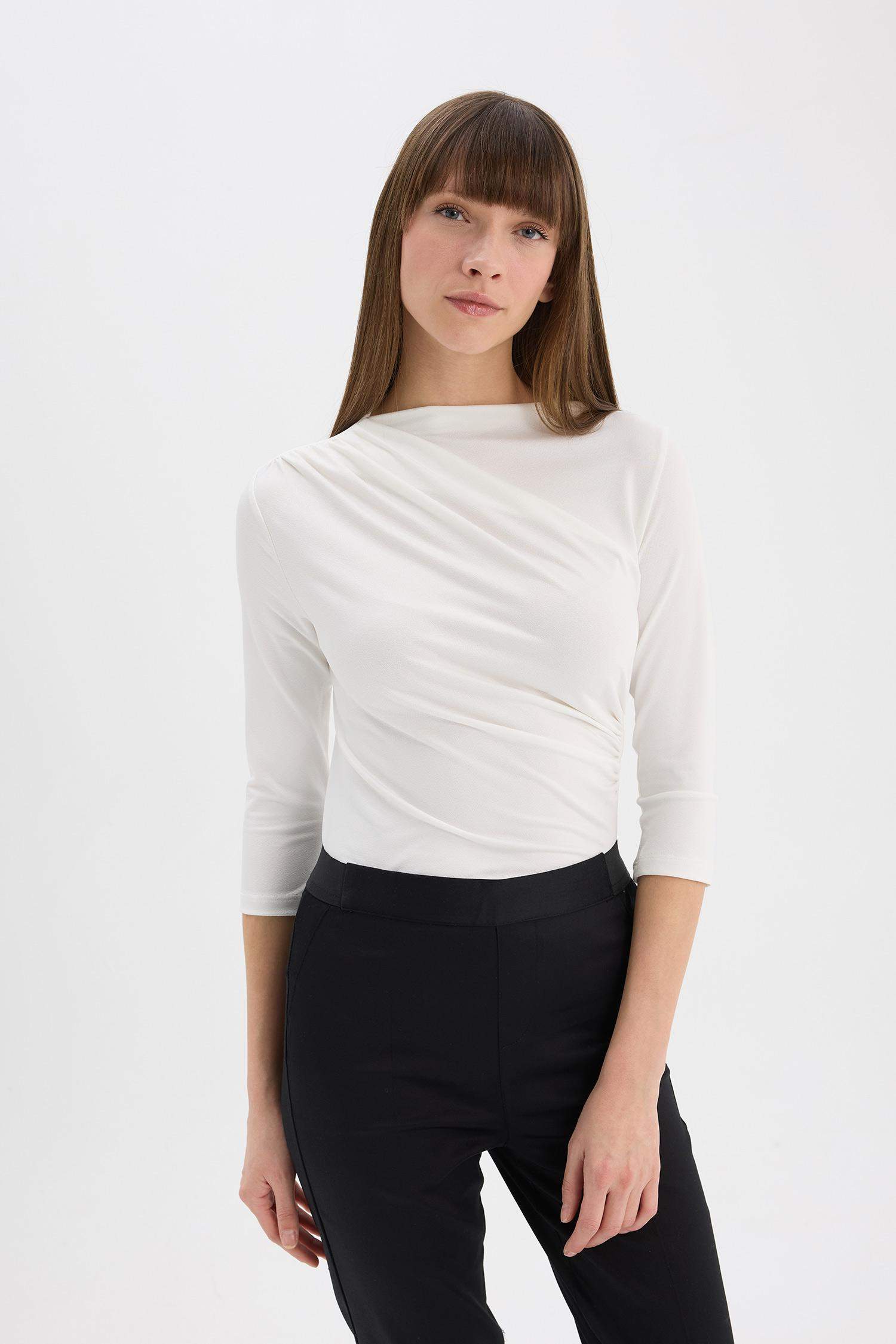 Regular Fit Degaje Yaka Basic Düz Krep Yarım Kollu Tişört