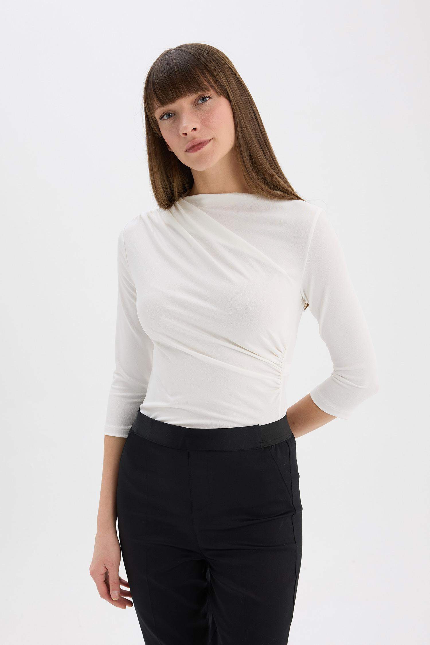 Regular Fit Degaje Yaka Basic Düz Krep Yarım Kollu Tişört