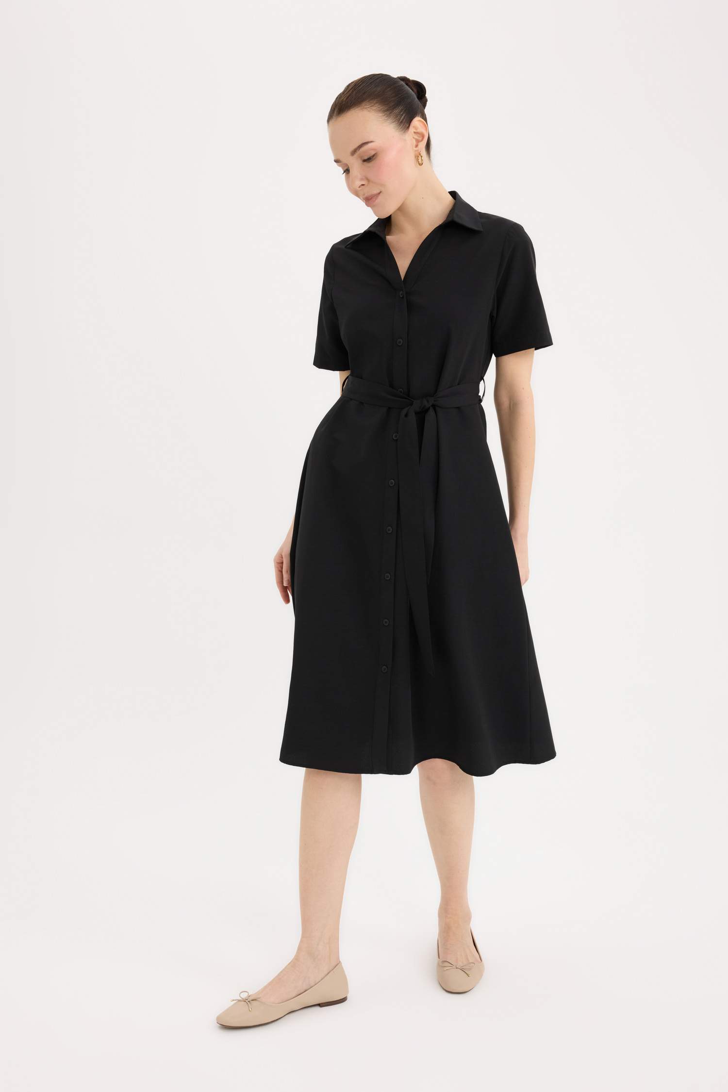 فستان ميدي بوبلين بقصة A بياخة قميص