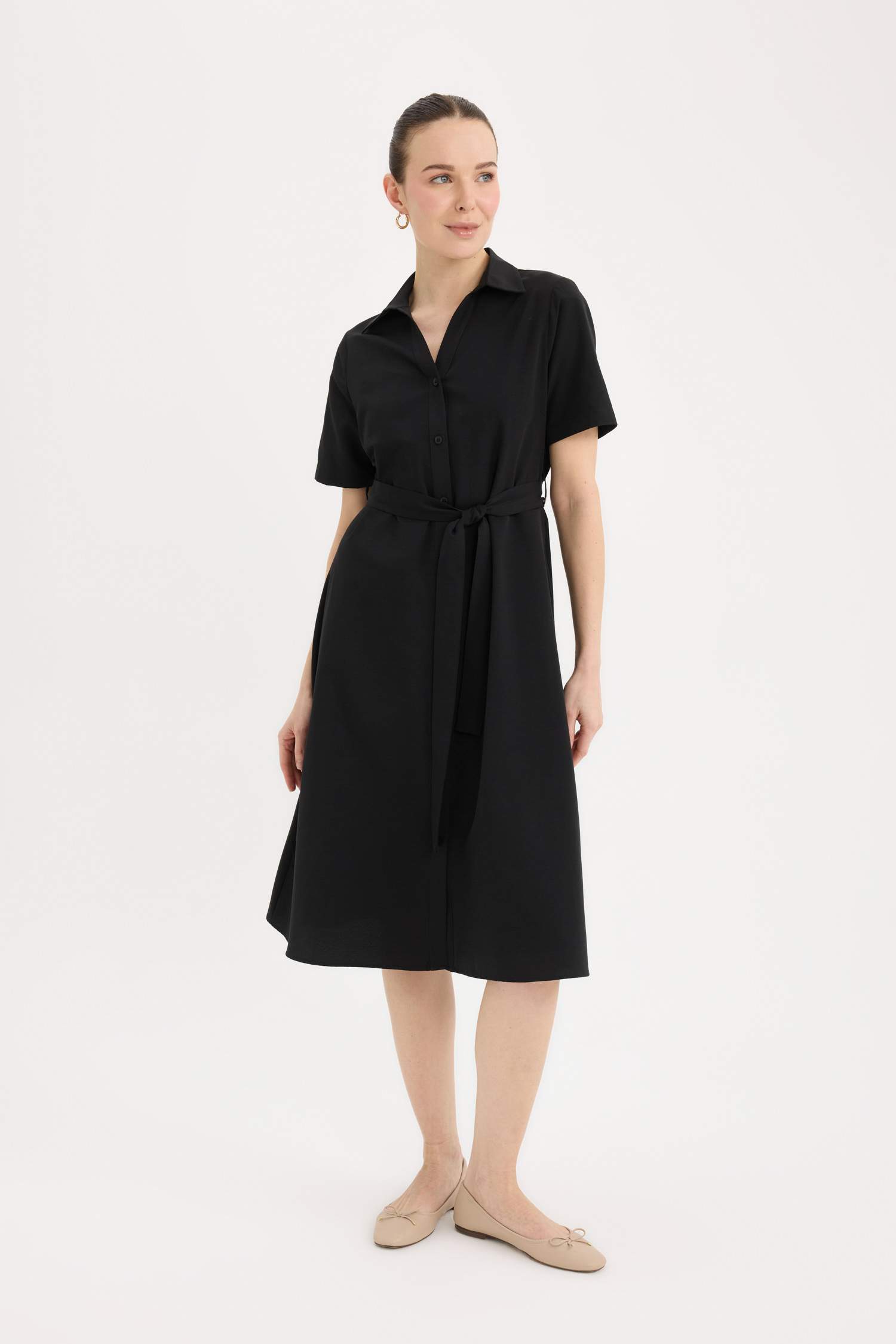 فستان ميدي بوبلين بقصة A بياخة قميص