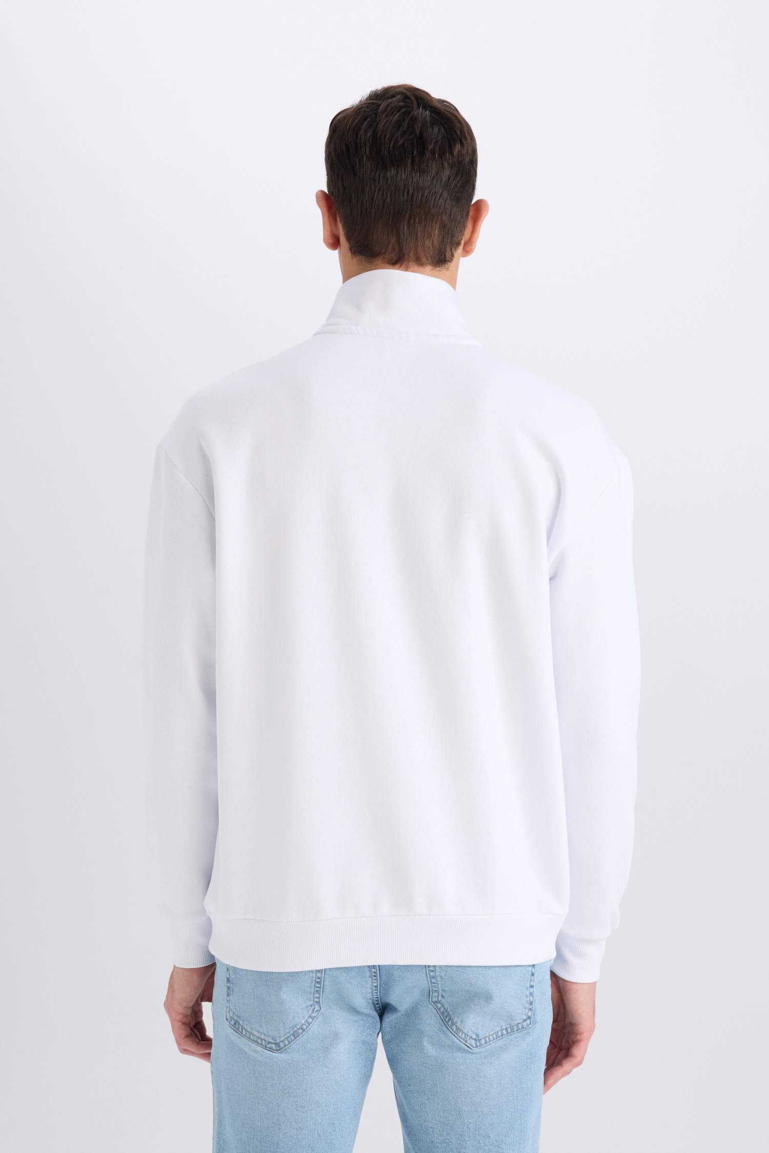 Boxy Fit Long Sleeve Sweatshirt