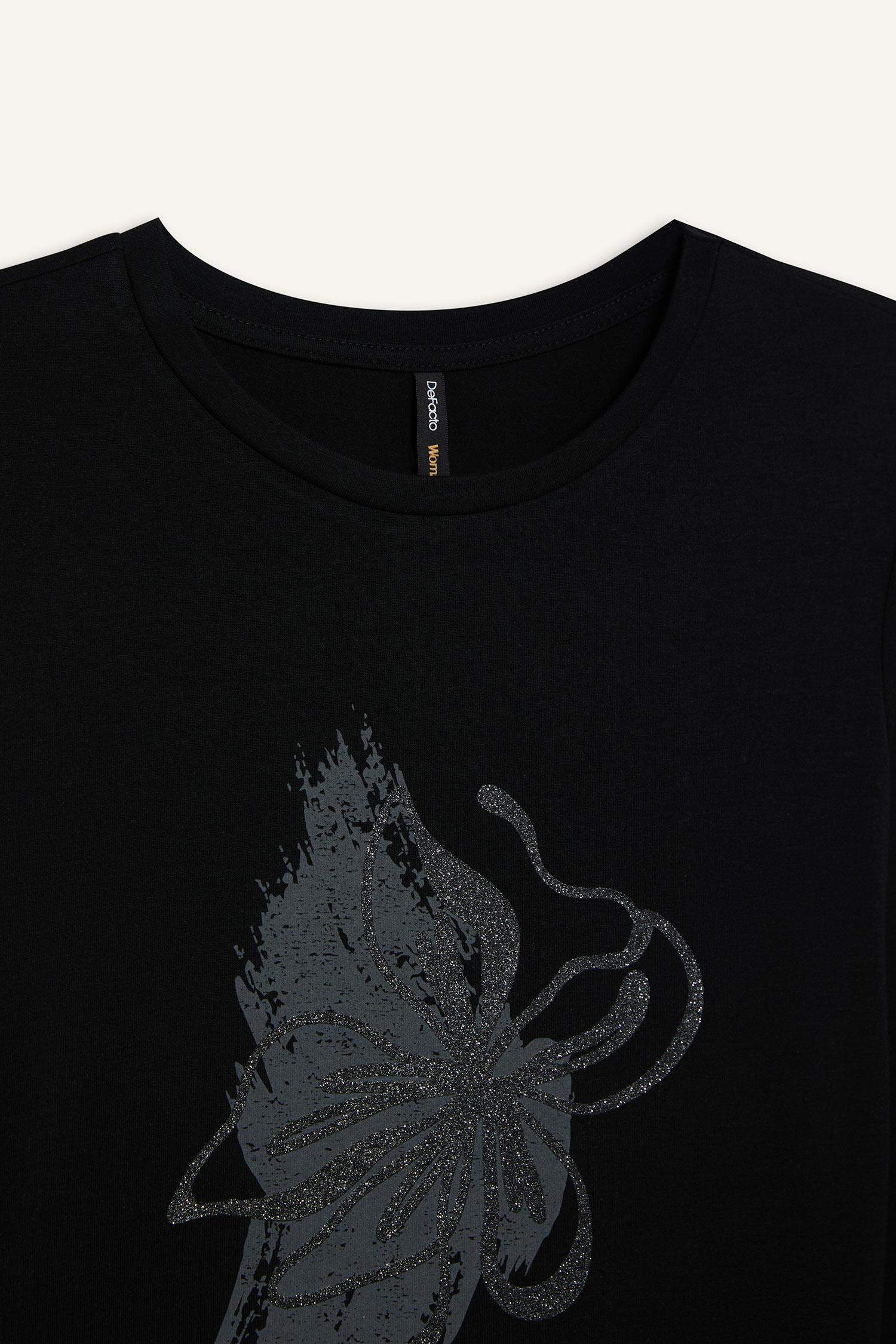 Traditional Regular Fit Crew Neck Glitter T-Shirt