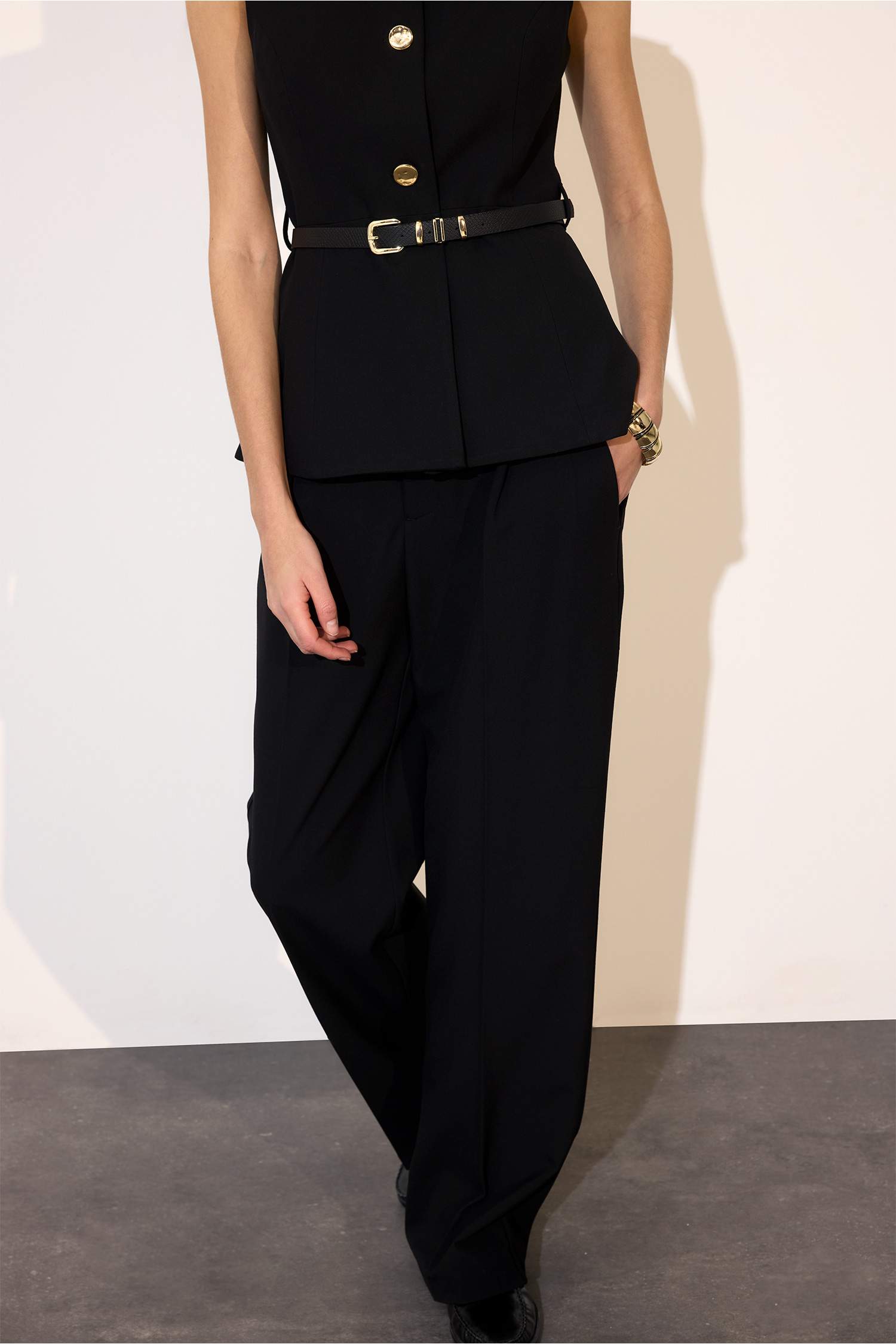 بنطرون قصة مستقيمة بسحاب وخصر عالي