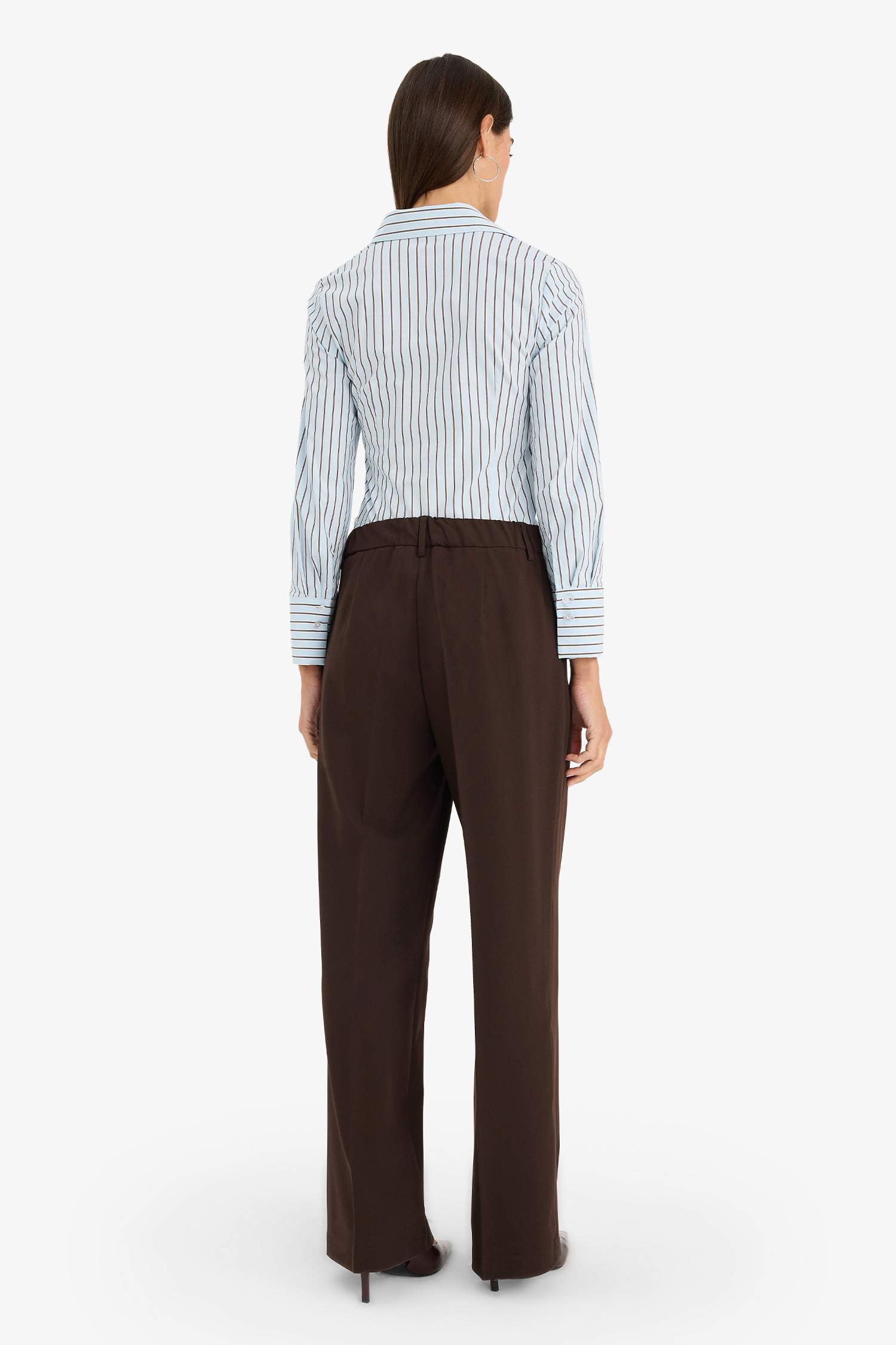 بنطرون قصة مستقيمة وخصر عالي