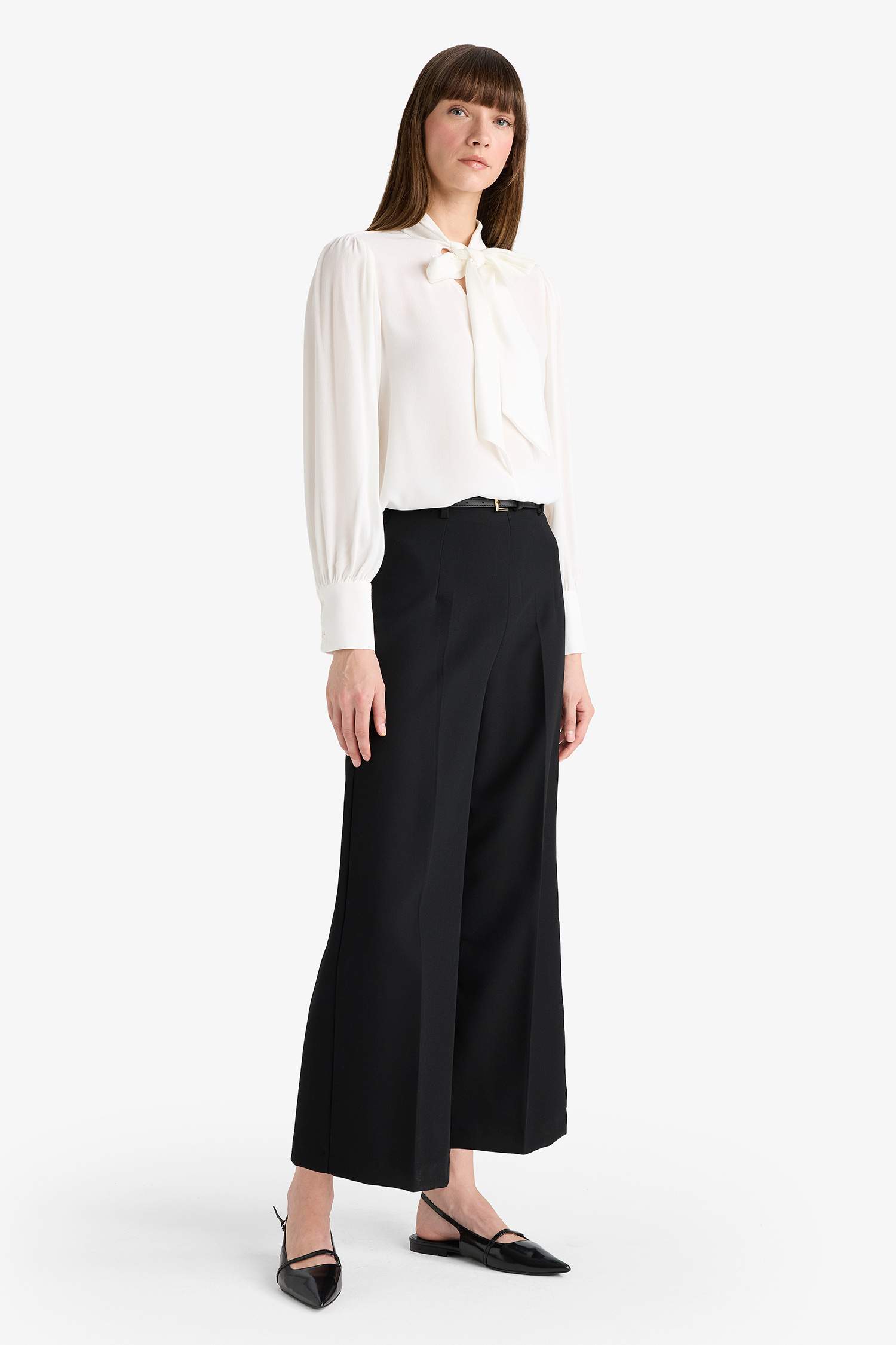 بنطلون كولوت فيت برجل عادي وخصر عالي