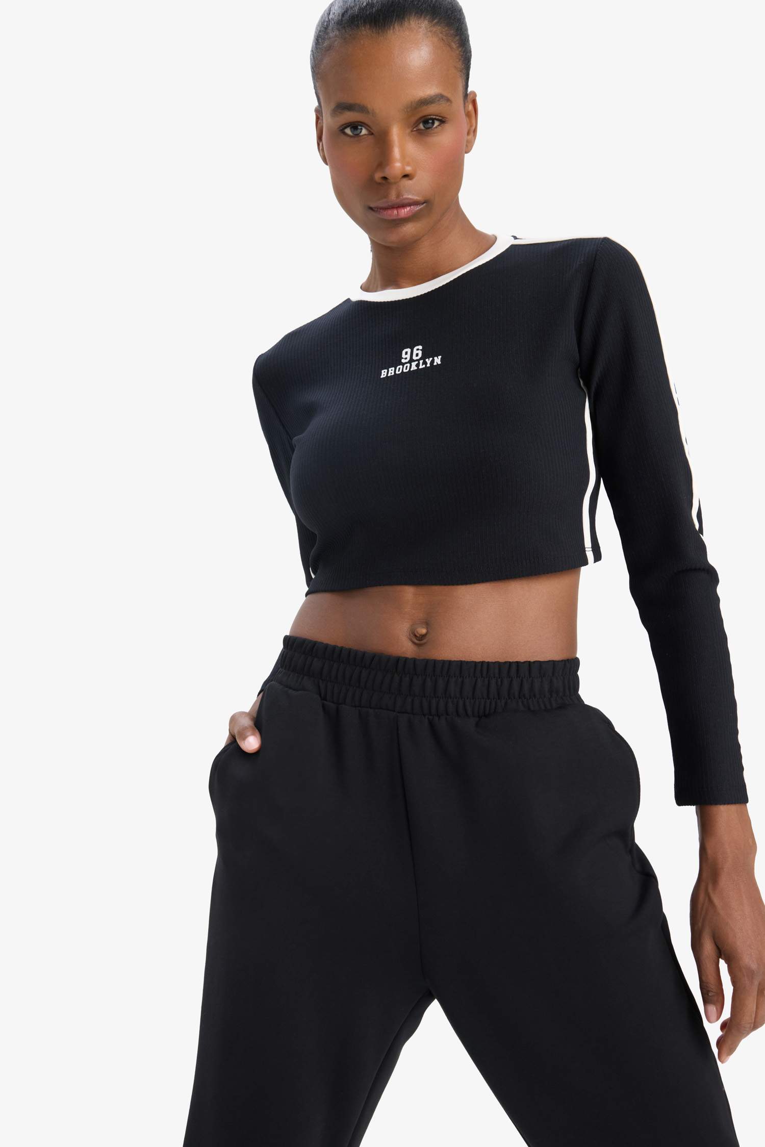 Slim Fit Dar Kesim Bisiklet Yaka Baskılı Sporcu Uzun Kollu Tişört