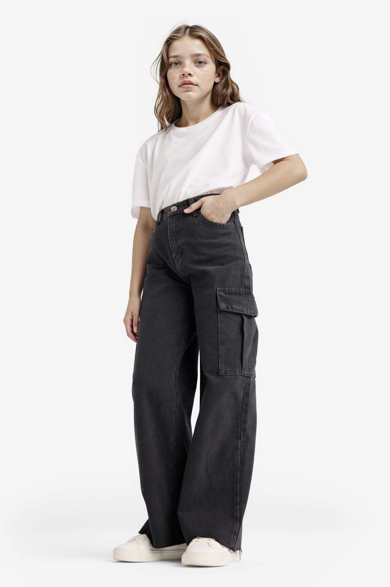 بنطرون جينز كارجو بناتي برجل واسع وجيب