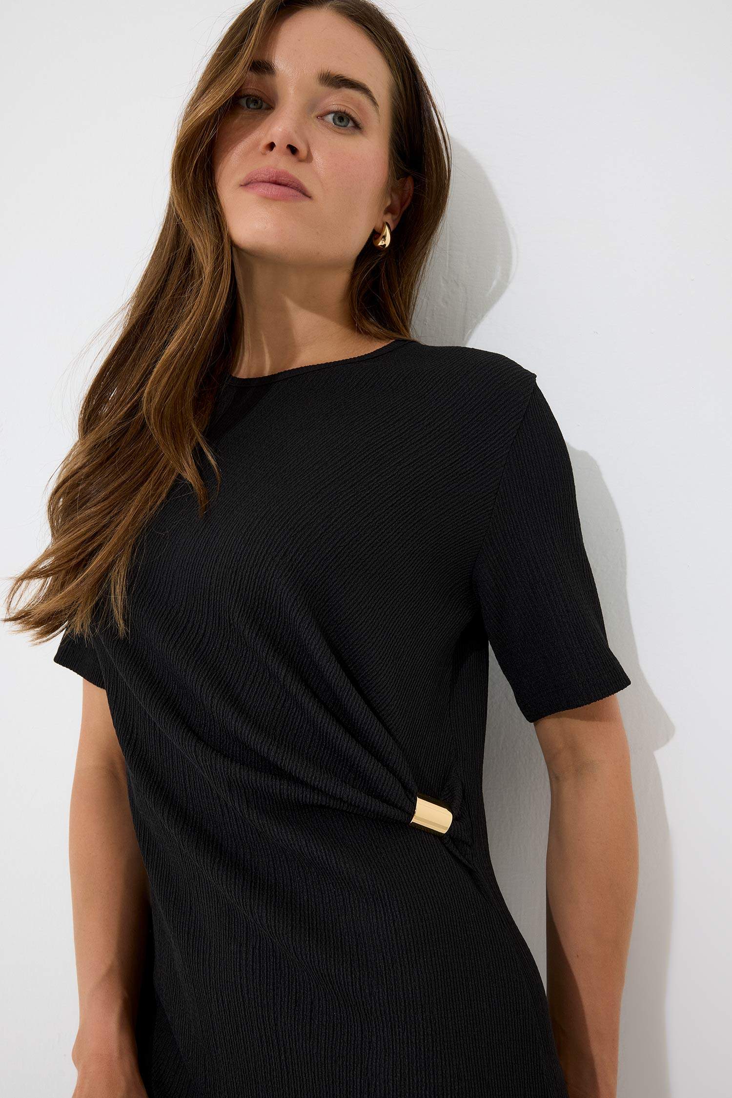 فستان القماش المنسوج قصة عادية بياقة مستديرة