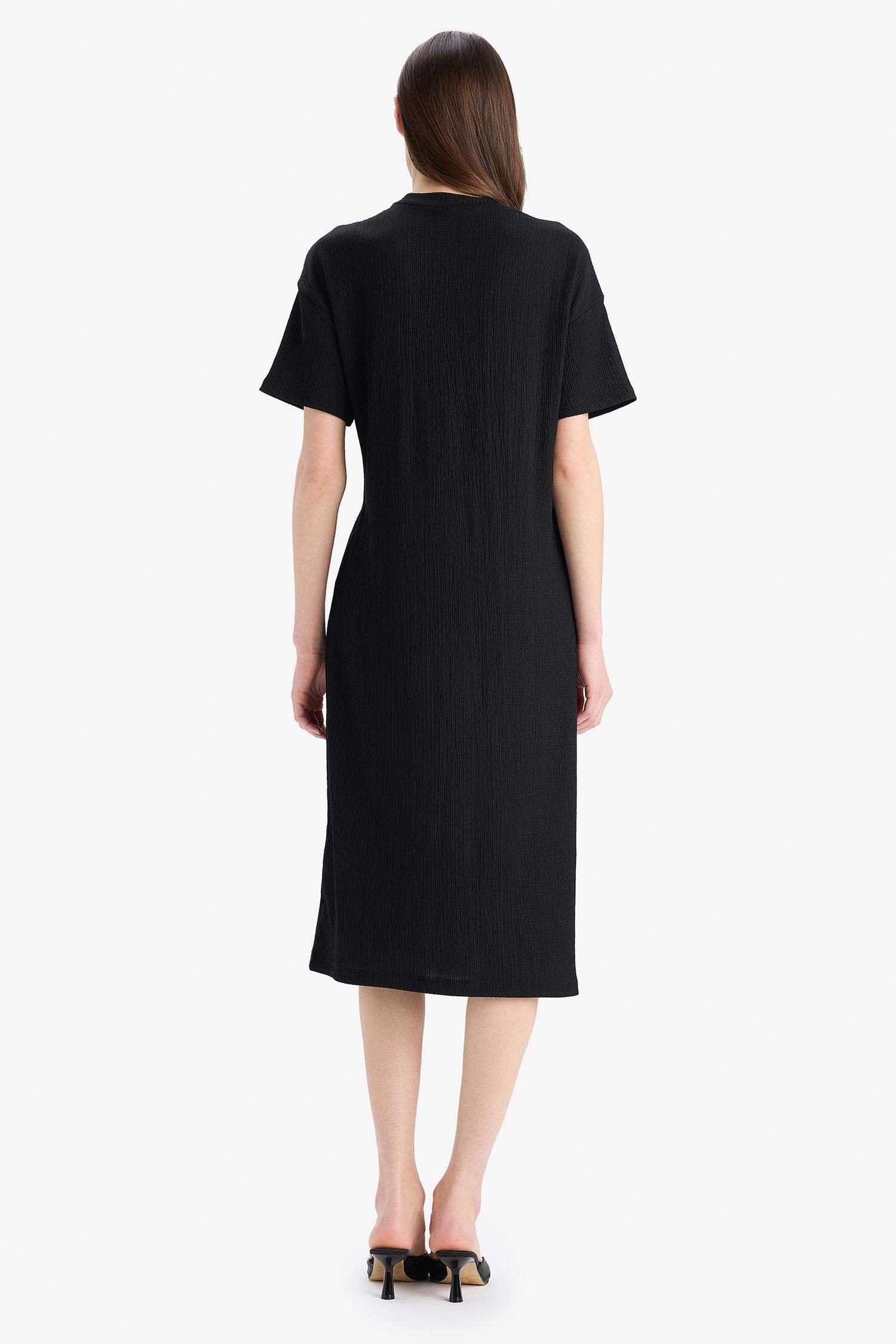 فستان القماش المنسوج قصة عادية بياقة مستديرة