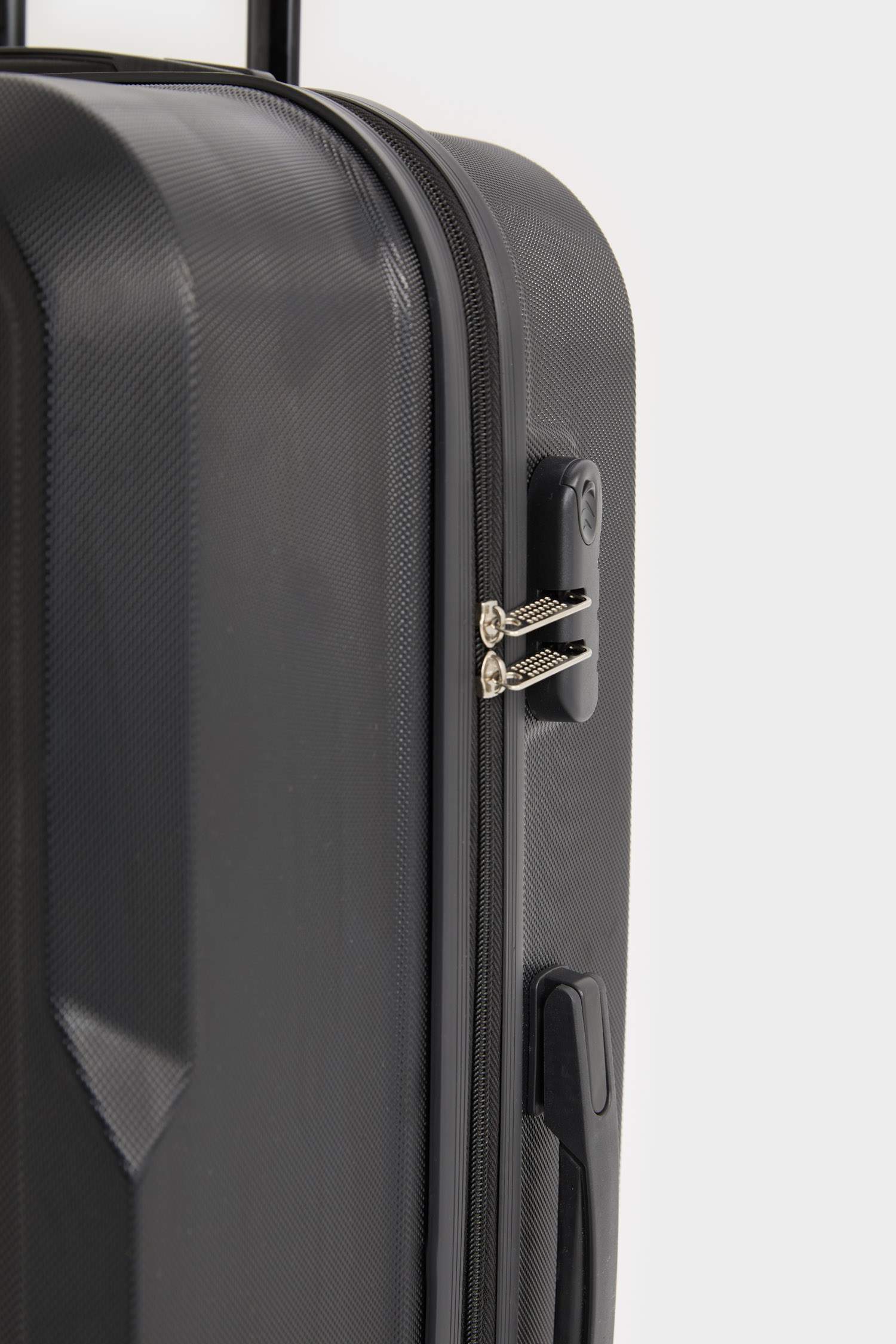 Unisex Sert Kapaklı Çekçekli Büyük Boy Valiz