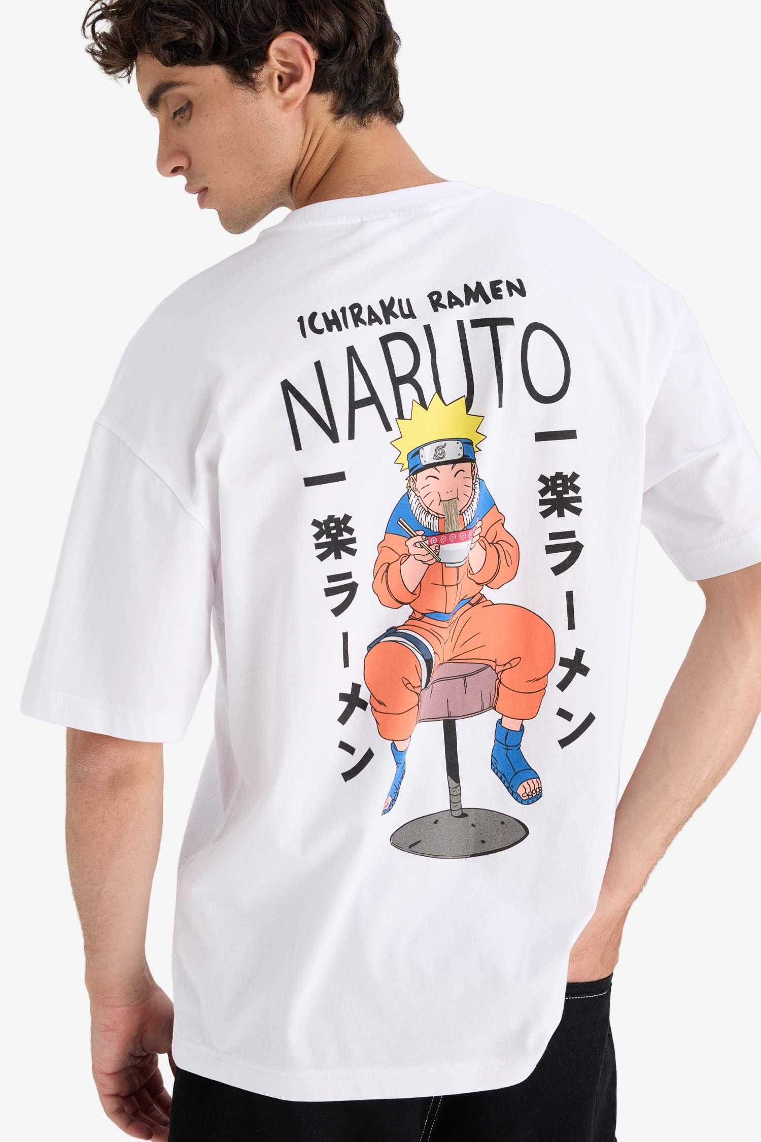 %100 Pamuk Naruto Boxy Fit Rahat Kesim Bisiklet Yaka Sırt Baskılı Kısa Kollu Tişört