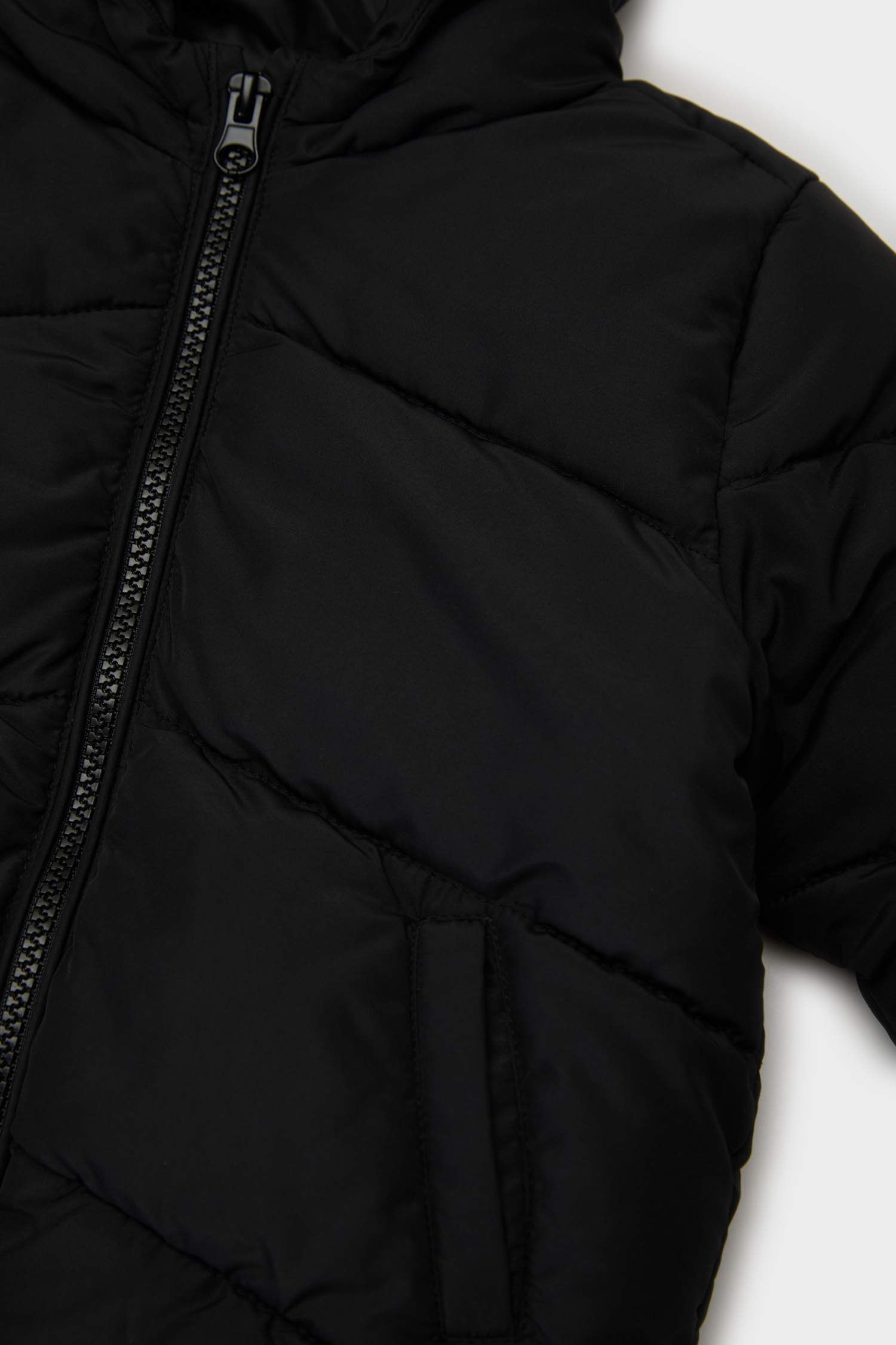 جاكيت دودون بغطاء للرأس