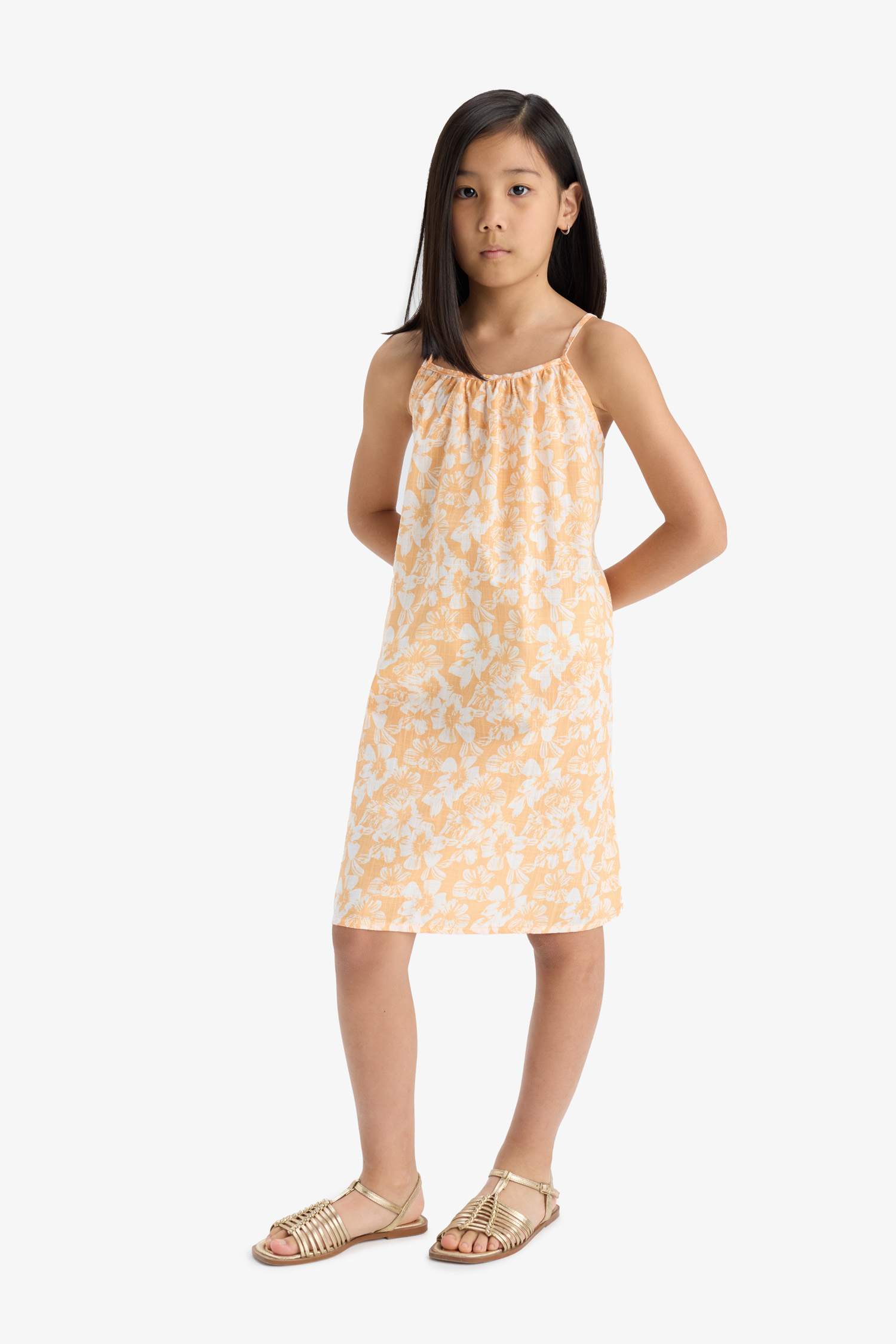 Қыздарға белдіктерде Тоқылған көйлек