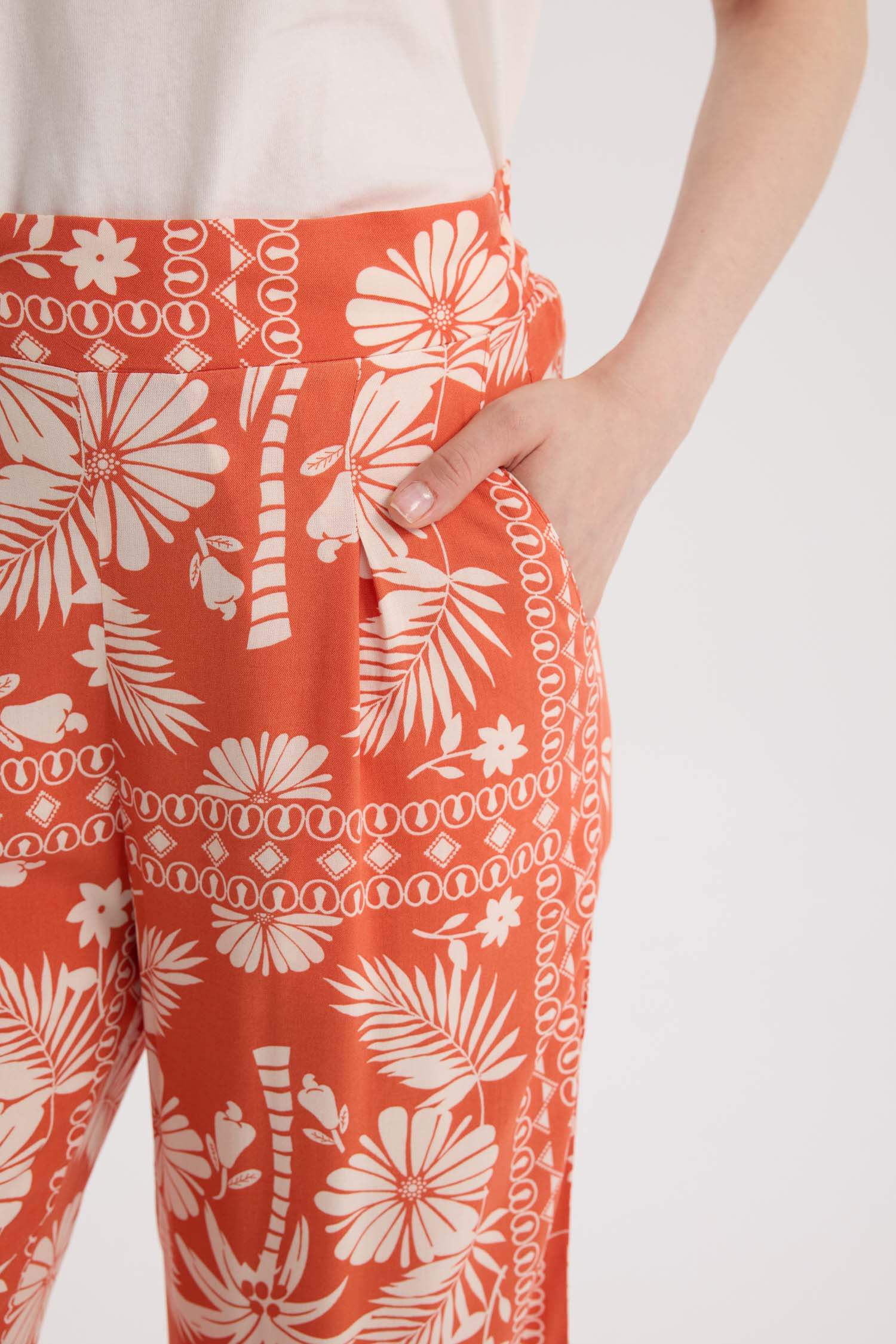 بنطرون برجل واسع وايد ليج قصة عادية بجيب