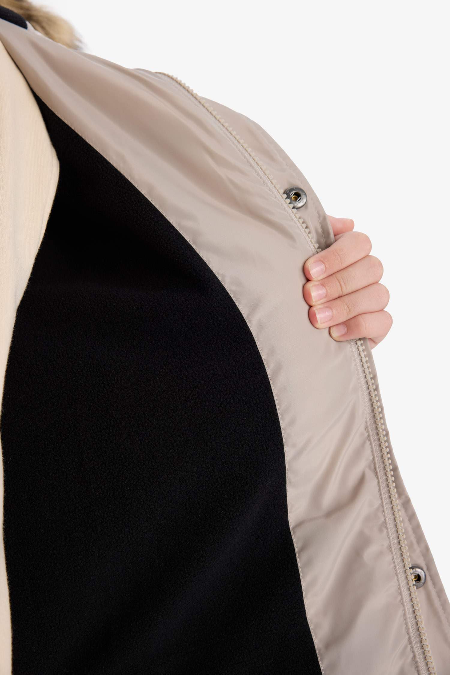 Детская куртка с капюшоном и съемным искусственным мехом, на флисовой подкладке