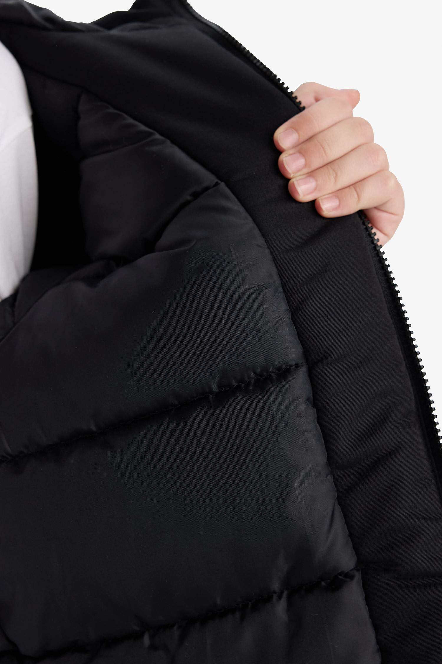 Erkek Çocuk Su İtici Kapüşonlu Fermuarlı Şişme Mont