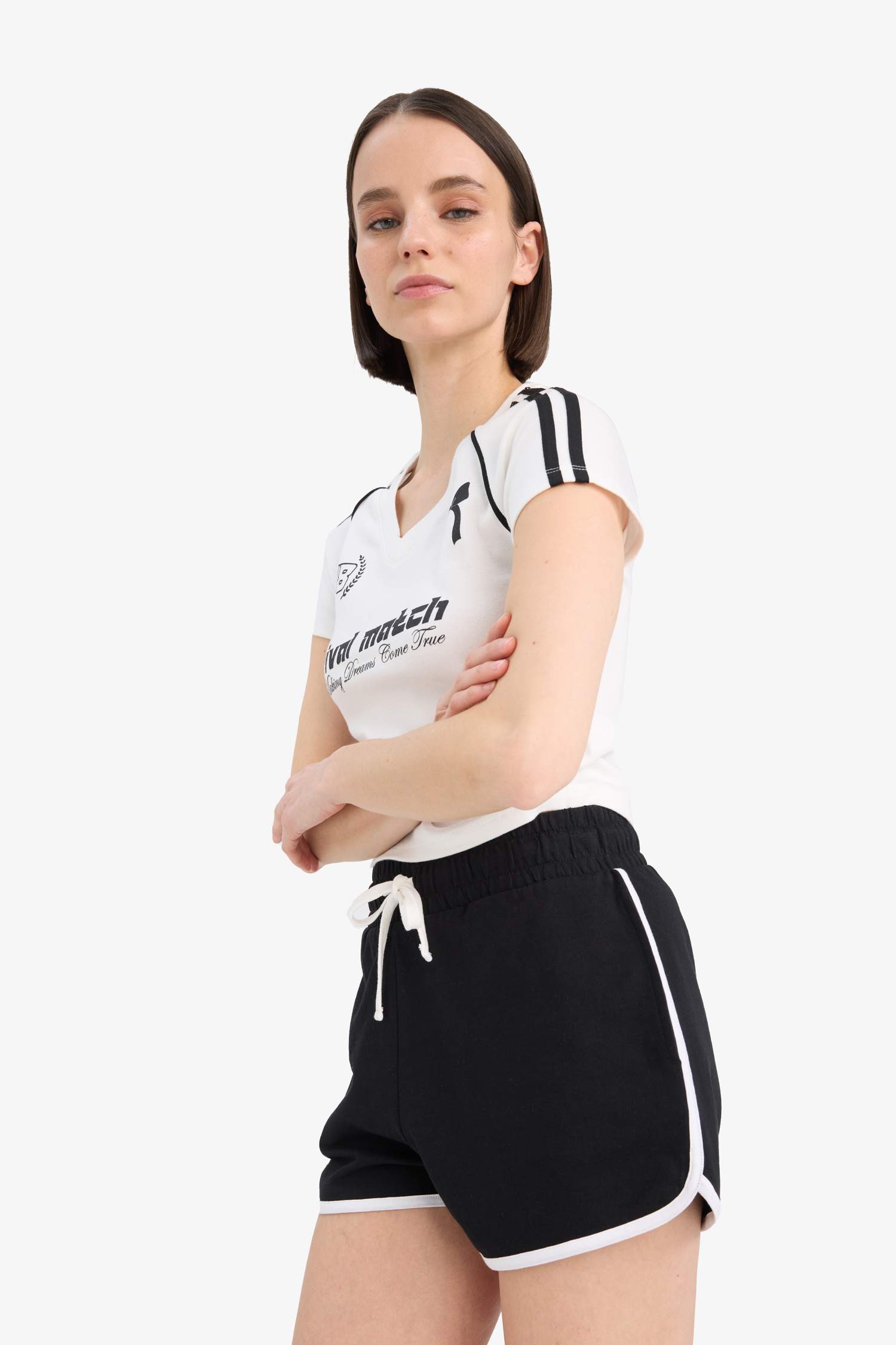 تيشيرت بولو نص ردن مضلع مخصر