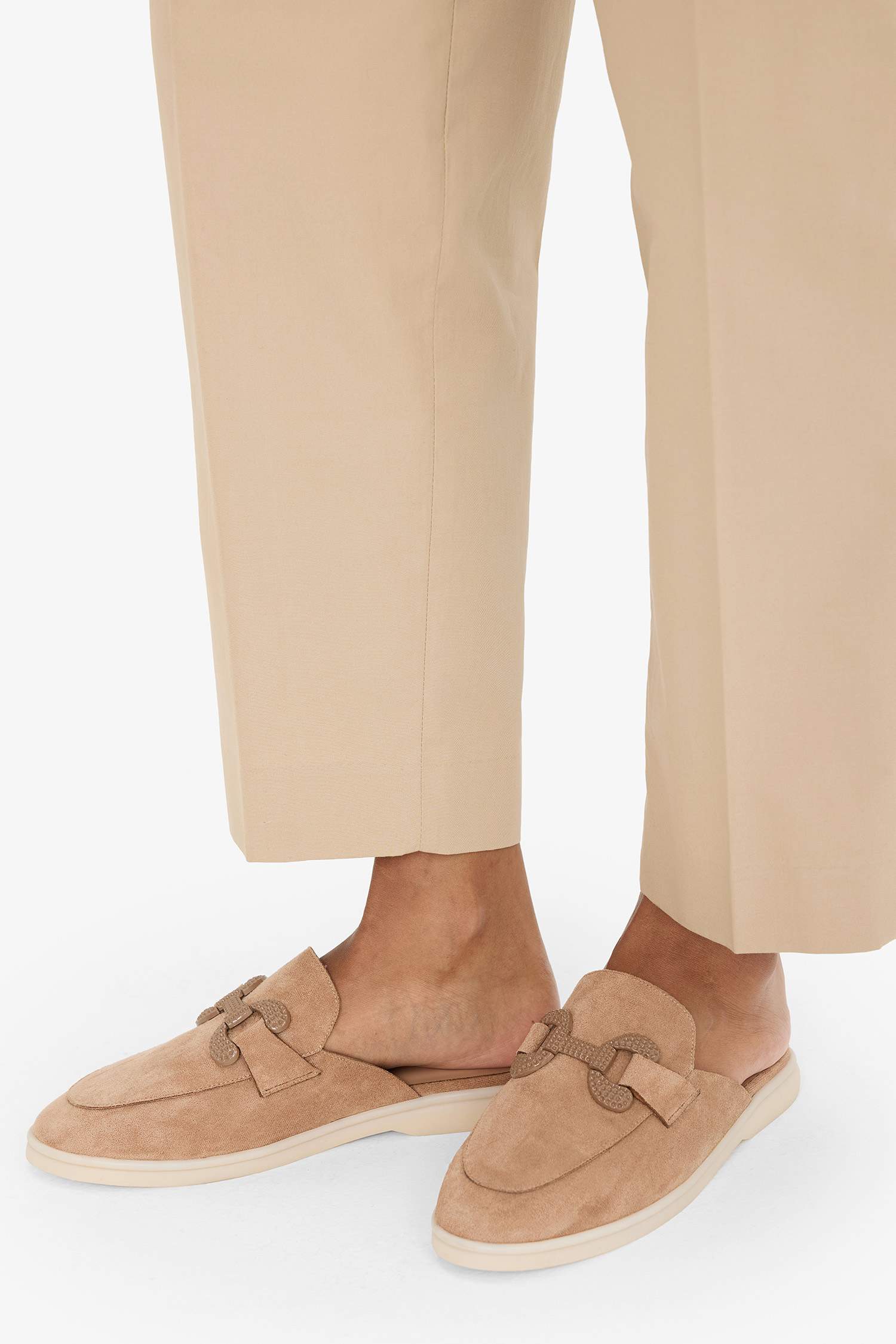 Woman Flat Sole Slipper