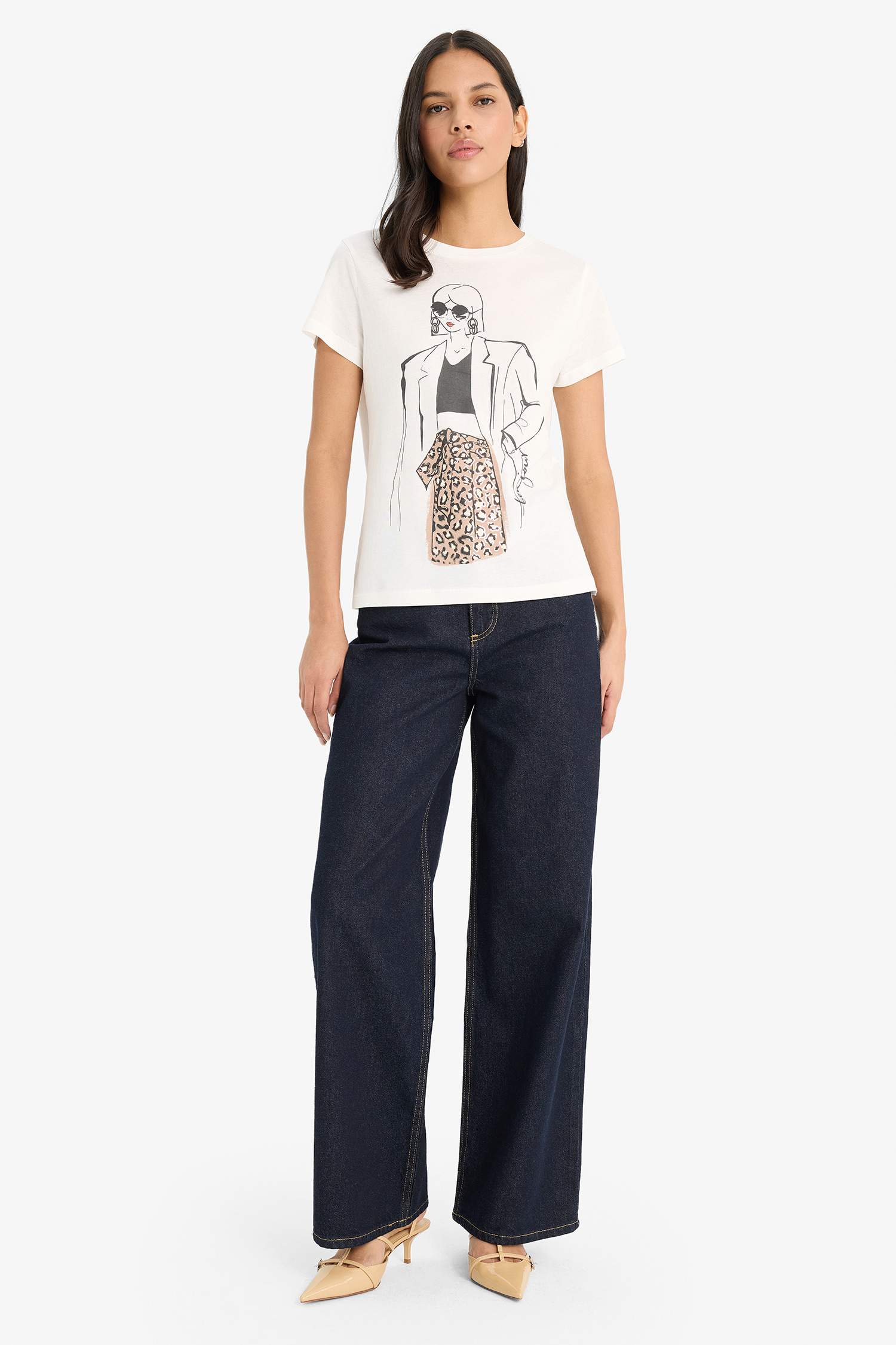 تيشيرت نص ردن قصة عادية وياخة مستديرة بطبعة بنت