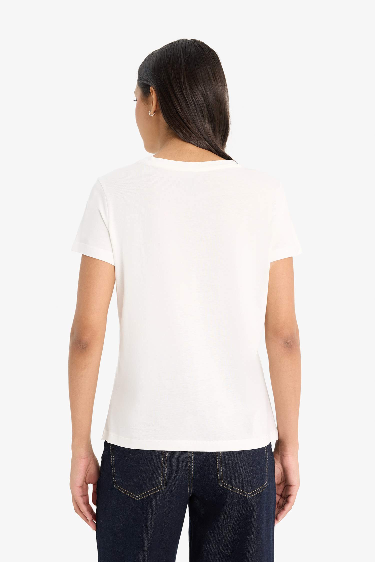 تيشيرت نص ردن قصة عادية وياخة مستديرة بطبعة بنت