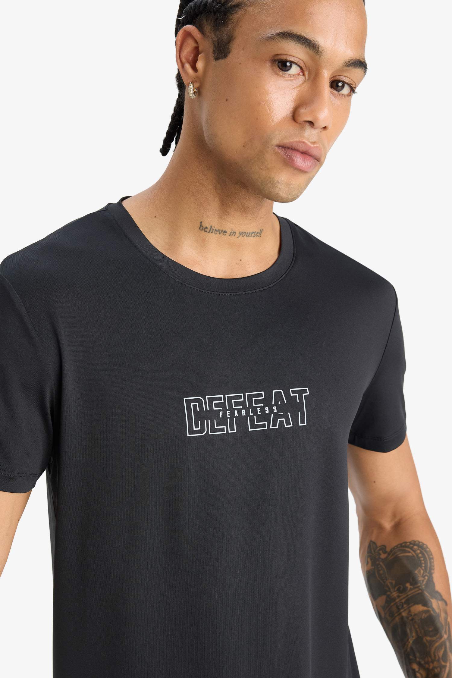 DeFactoFit Slim Fit Dar Kesim Bisiklet Yaka Esnek Kumaş Baskılı Sporcu Kısa Kollu Tişört