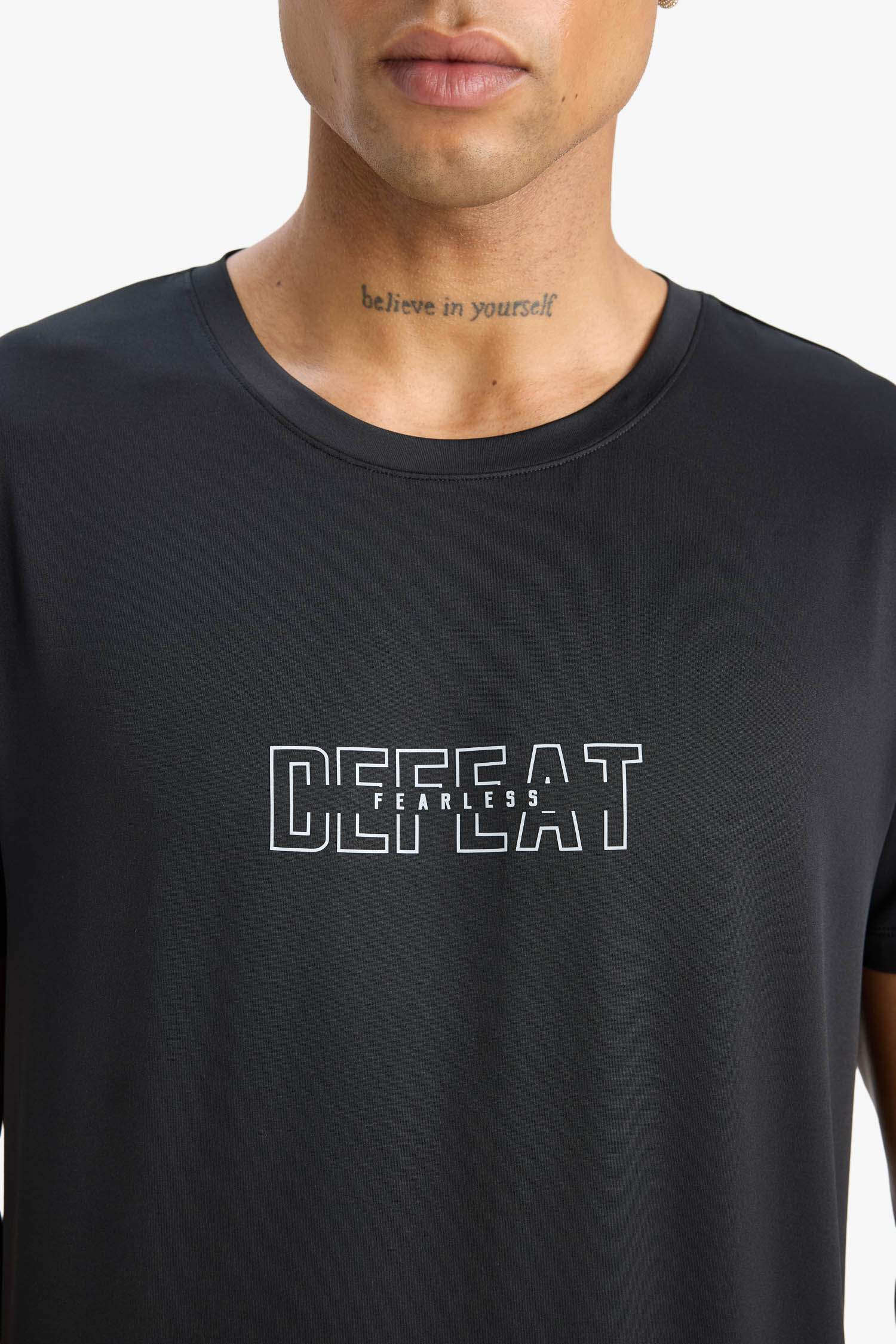 DeFactoFit Slim Fit Dar Kesim Bisiklet Yaka Esnek Kumaş Baskılı Sporcu Kısa Kollu Tişört