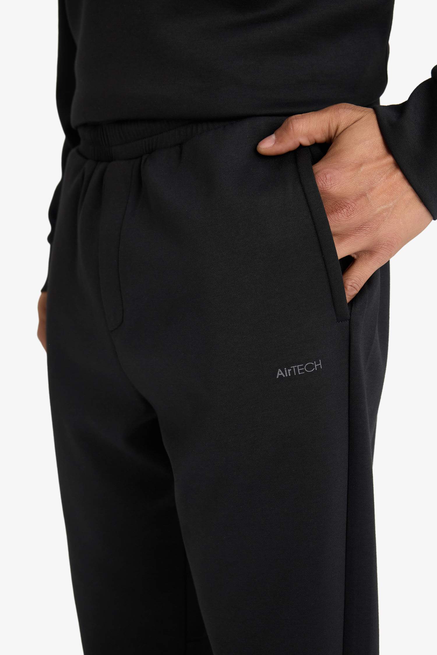 سروال رياضي قصة عادية