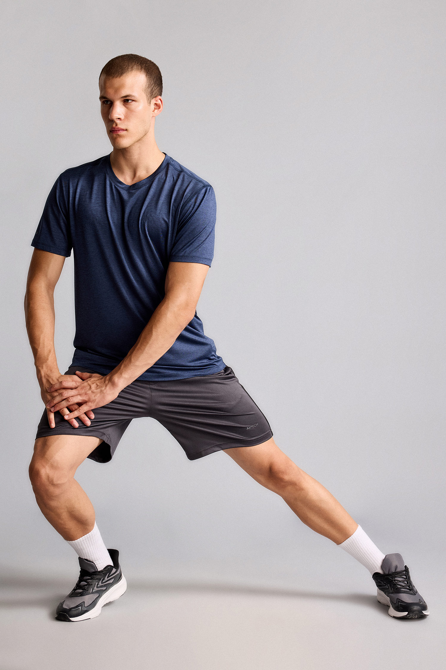 DeFacto Standart Fit Sporcu Kısa Paça Cepli Şort