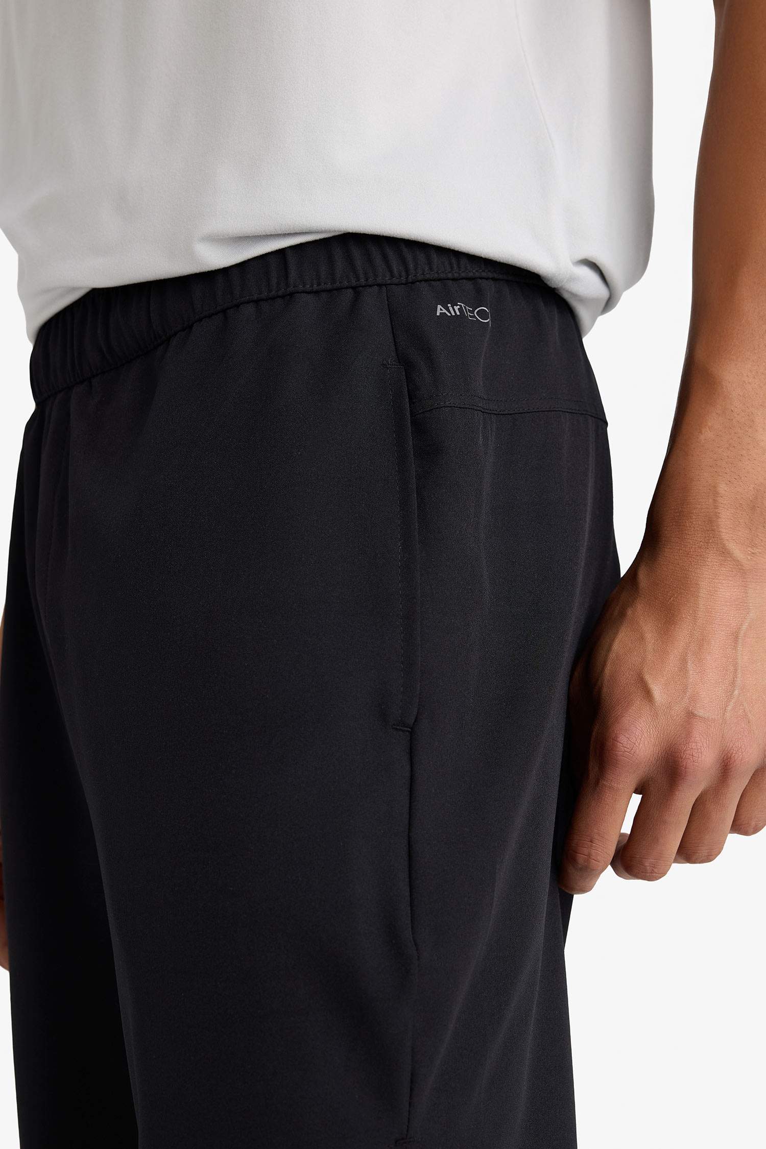 شورت رياضي محبوك قصة عادية من DeFactoFit