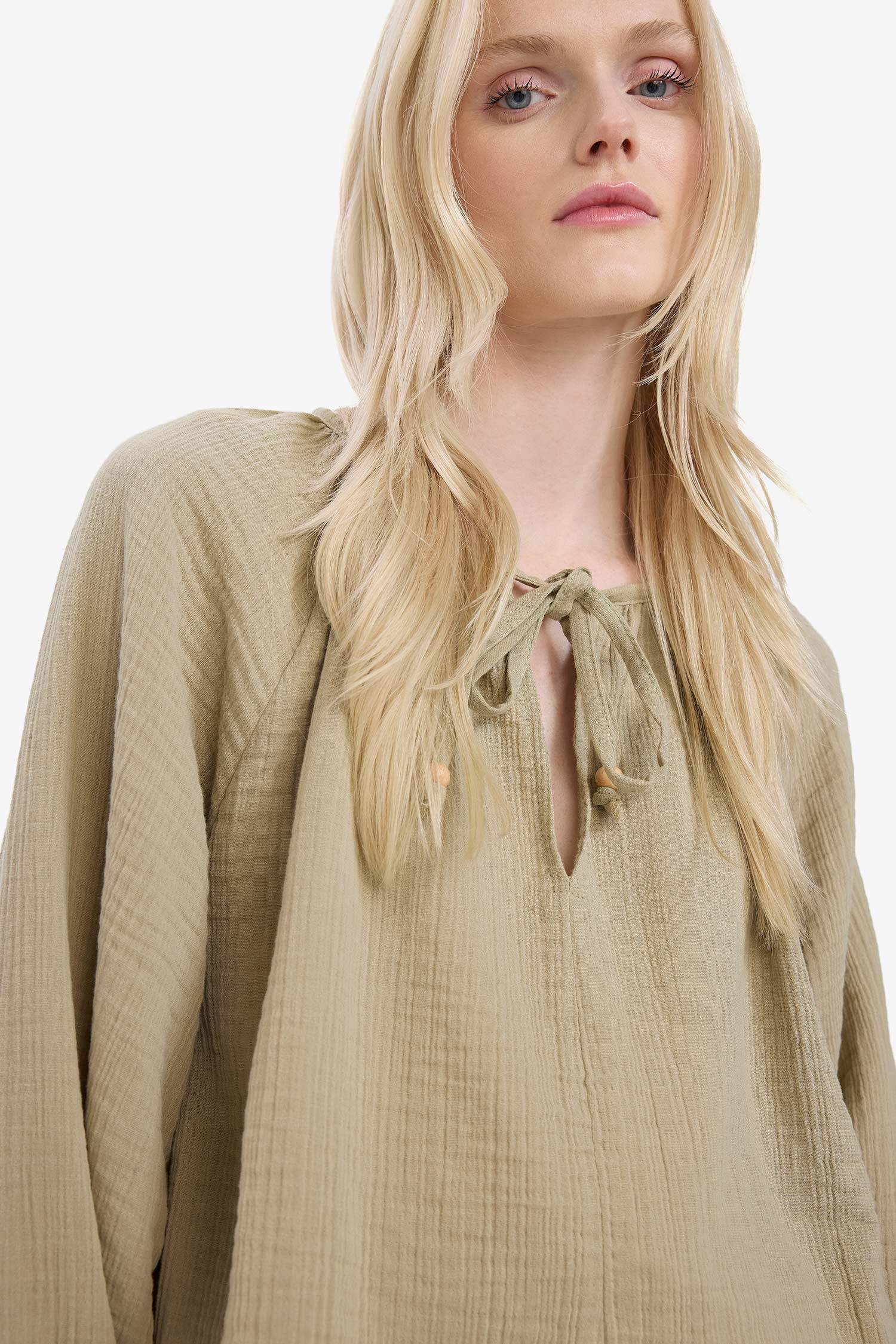 Oversize Geniş Kalıp Bağcıklı Yaka Müslin Uzun Kollu Bluz