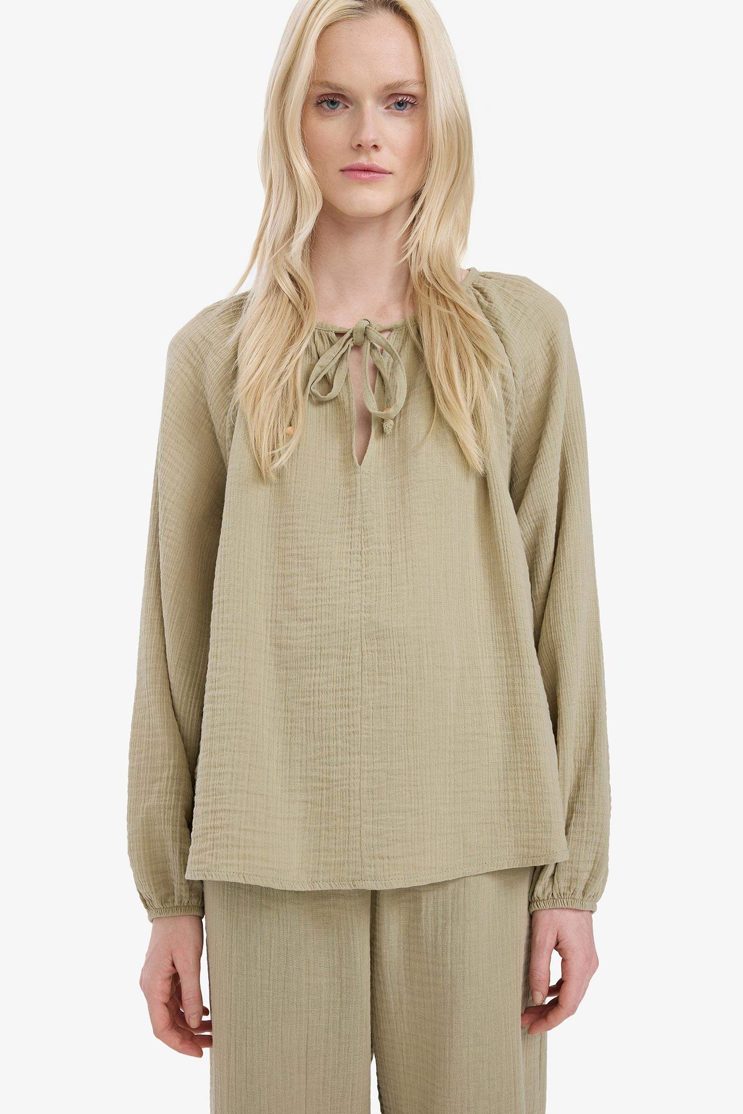 Oversize Geniş Kalıp Bağcıklı Yaka Müslin Uzun Kollu Bluz